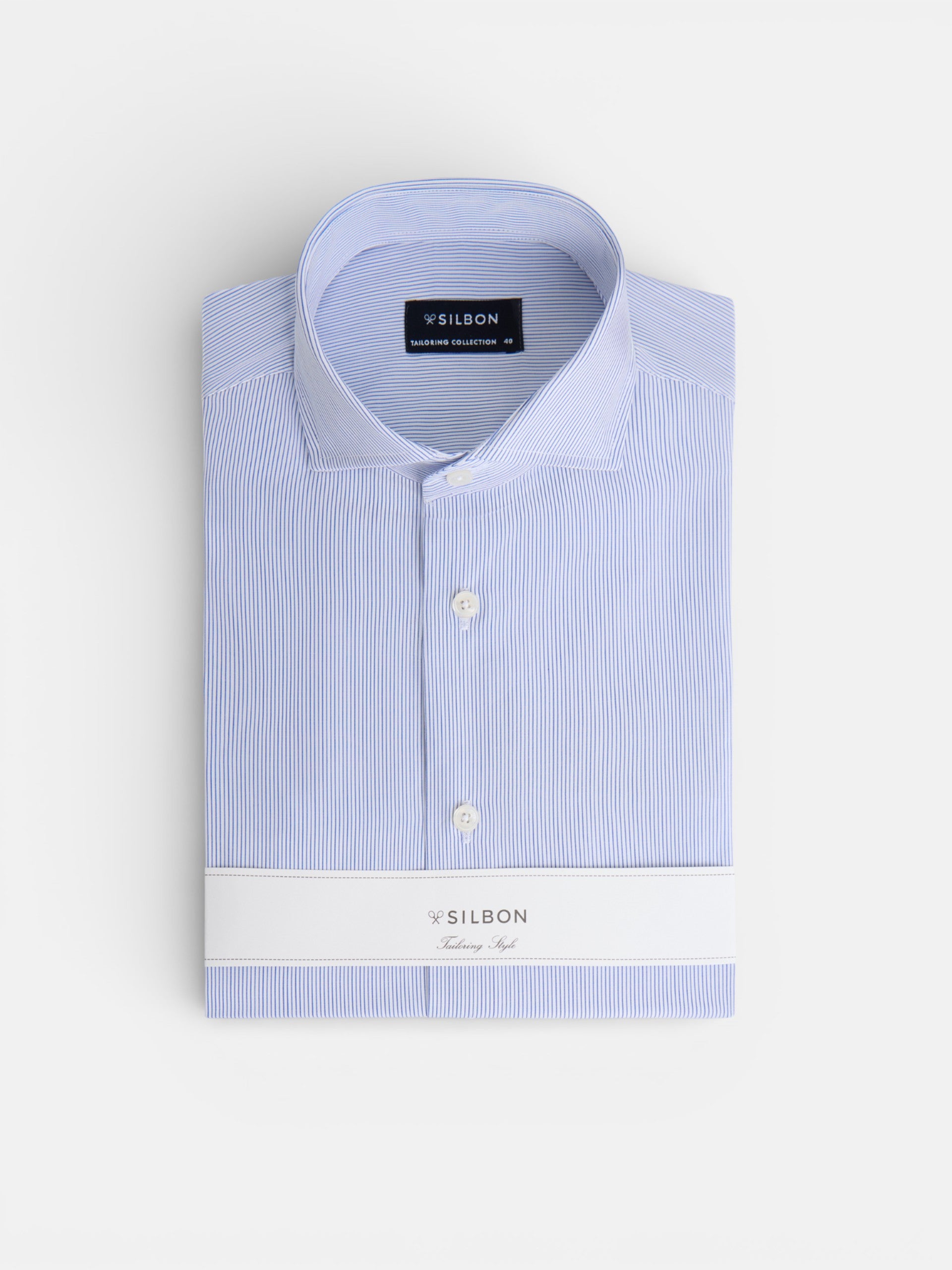 Chemise habillée à fines rayures bleu marine