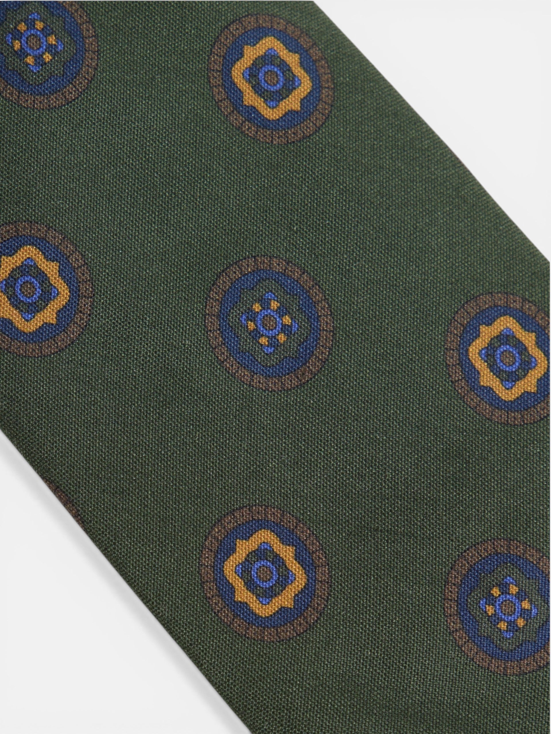 Geometric circles tie in green colors