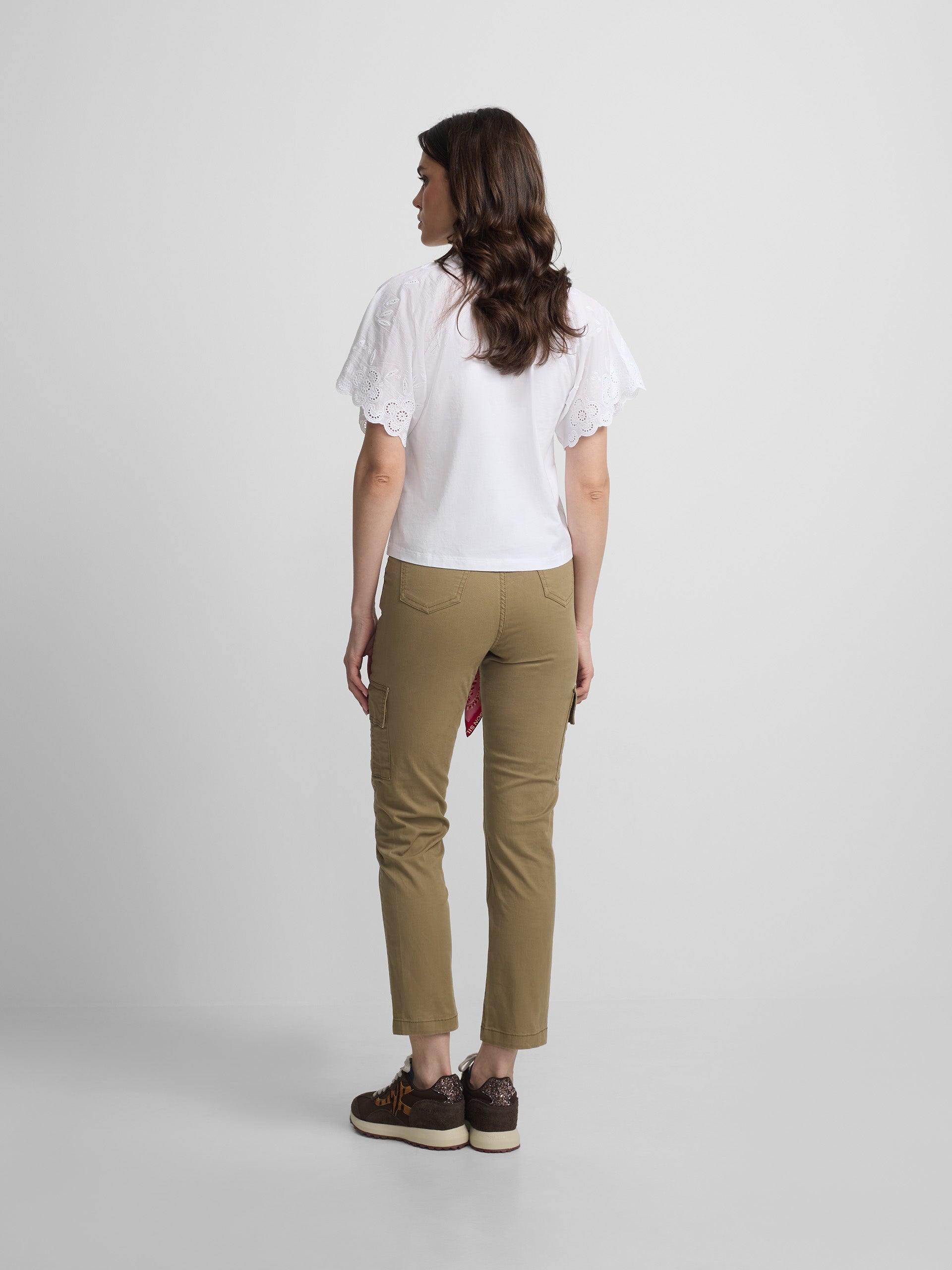 Camiseta woman volantes bordados blanca