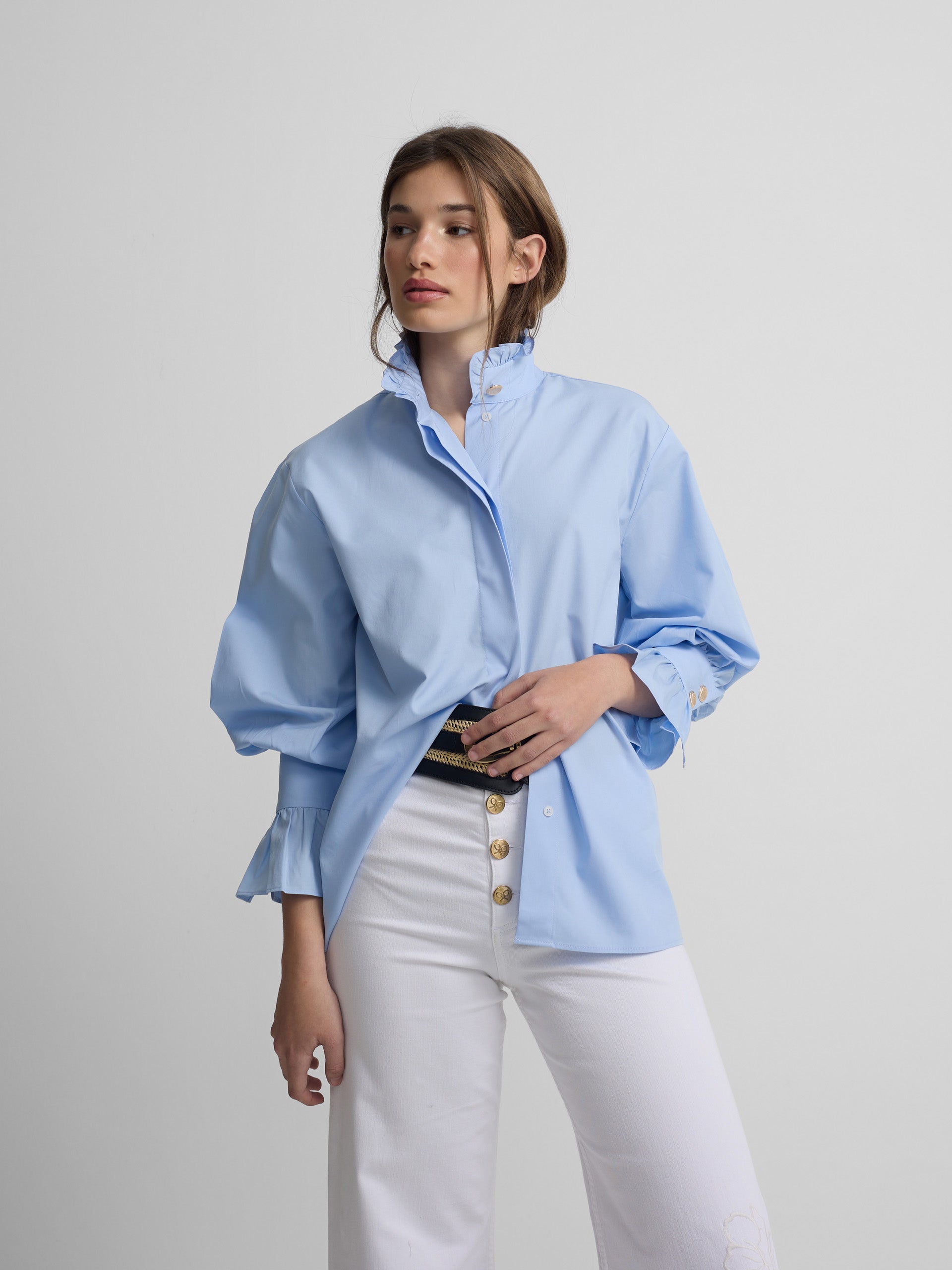 Camisa detalle puño celeste