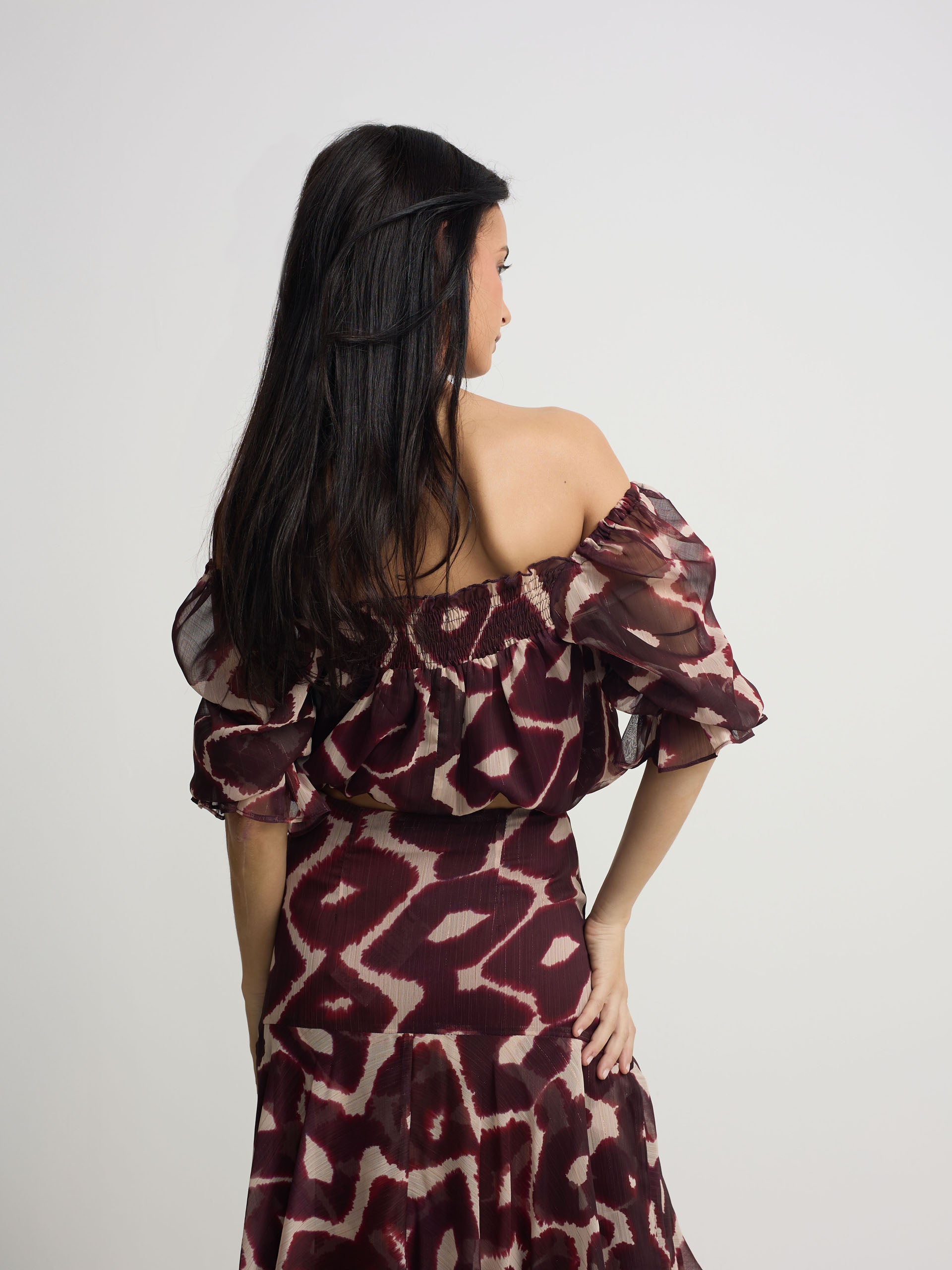 Blusa fruncida estampado marrones