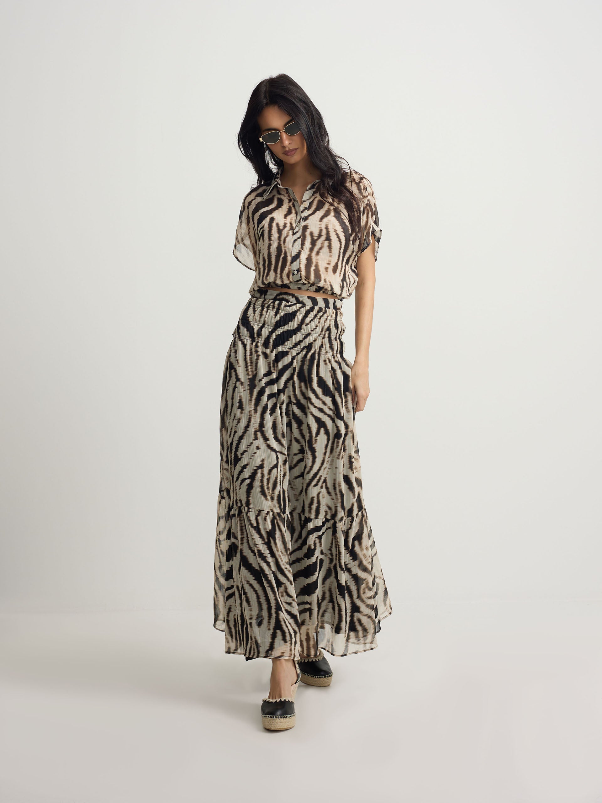Blusa estampado animal print negro