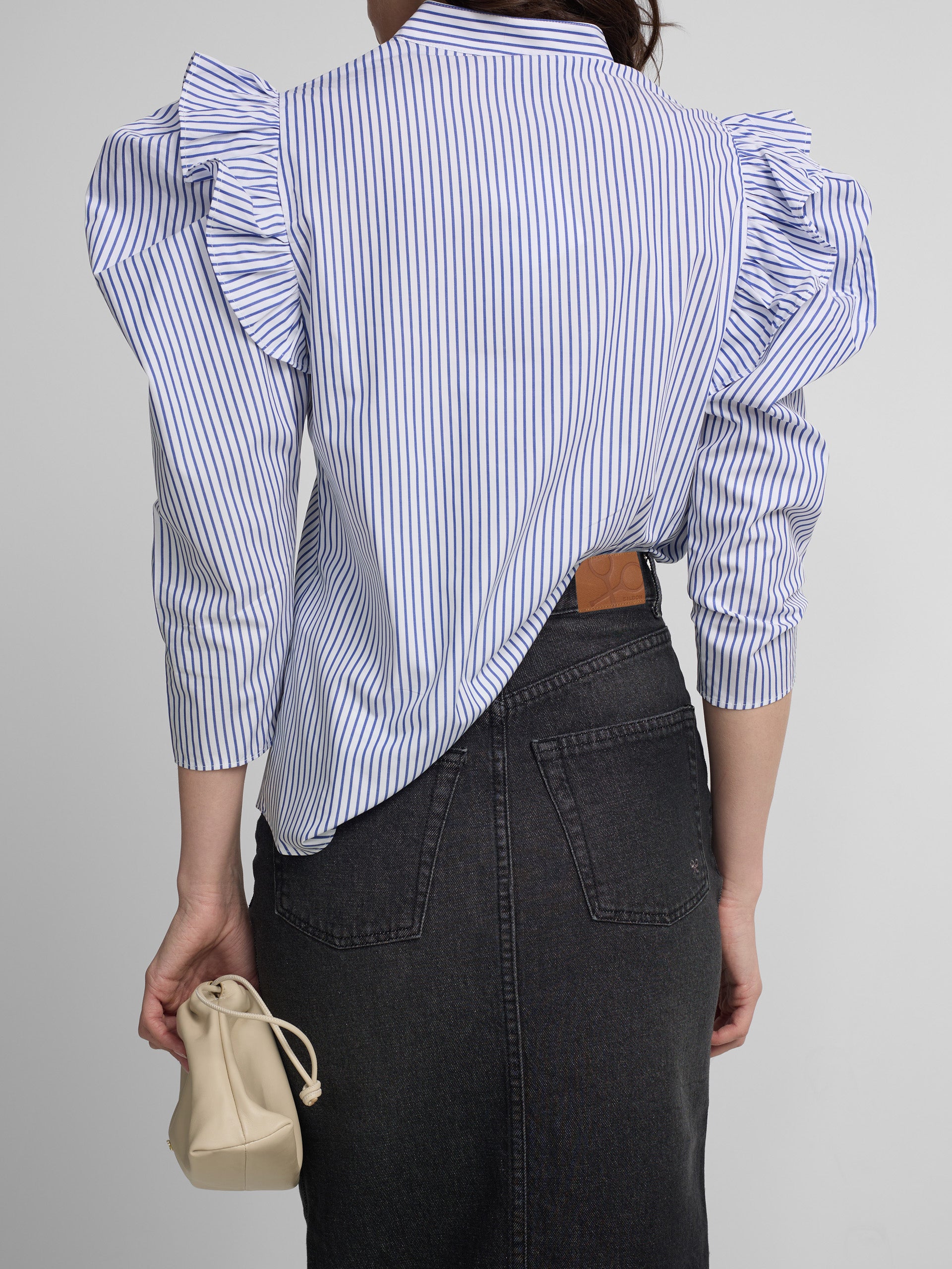 Jupe midi droite à boucle en denim gris