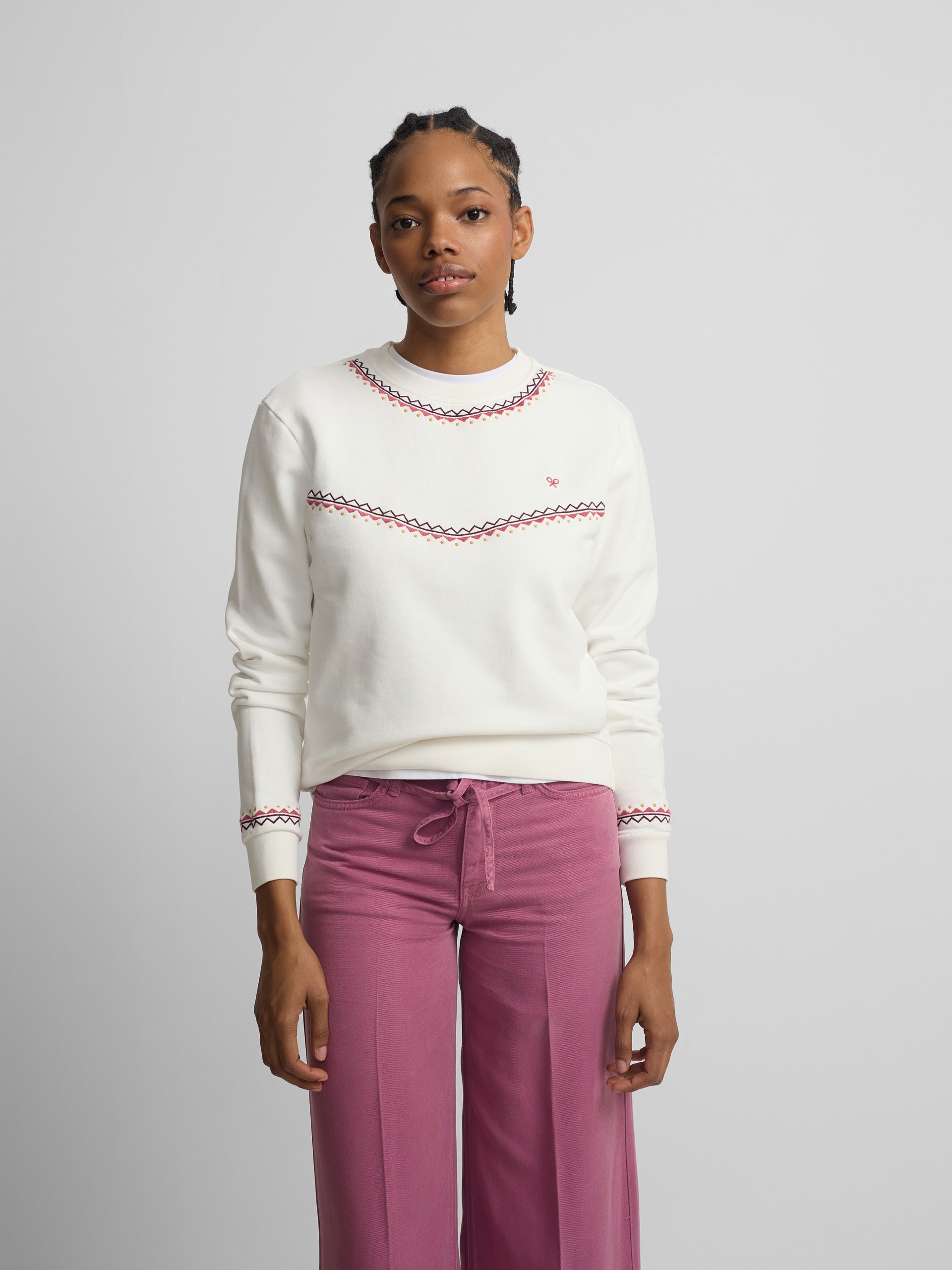 Sweat-shirt femme broderies ethniques écru