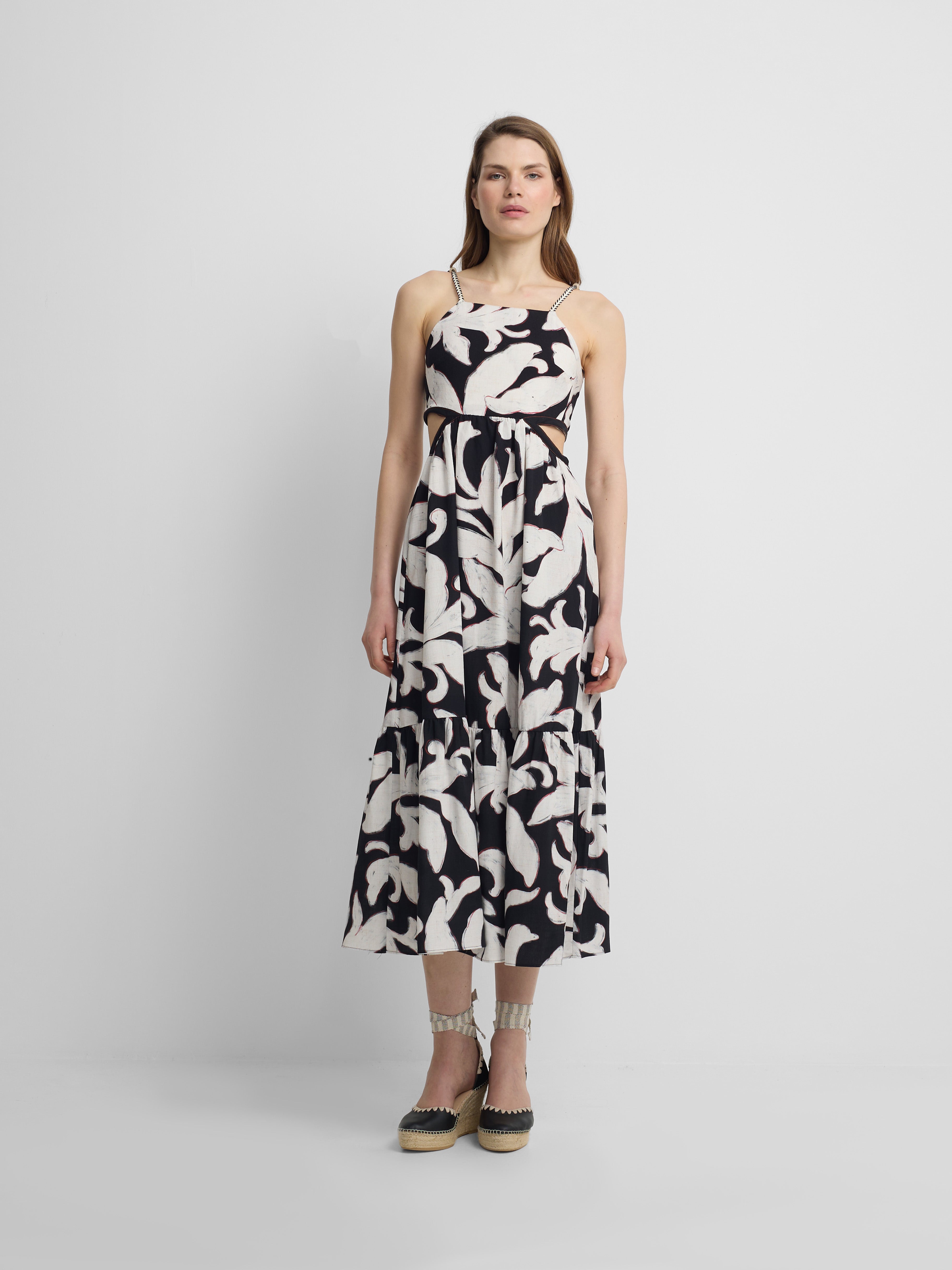 Vestido cut out estampado flores negro