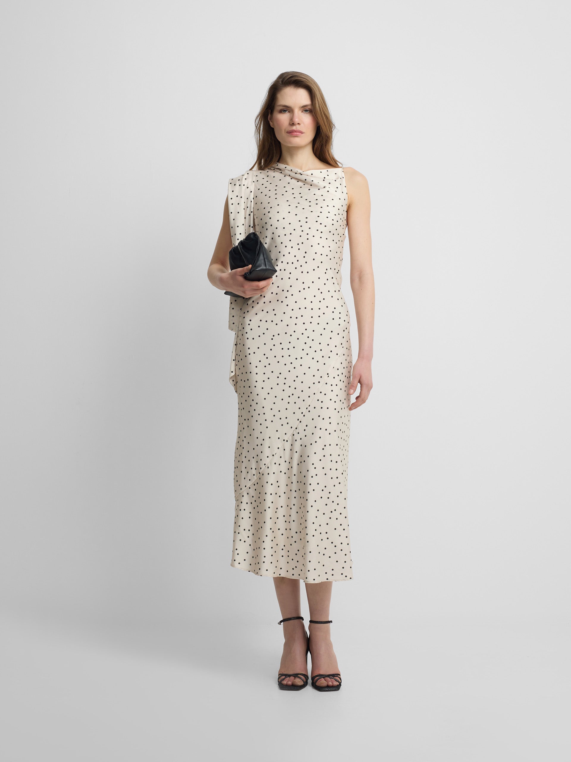 Vestido lencero lunares blanco y negro