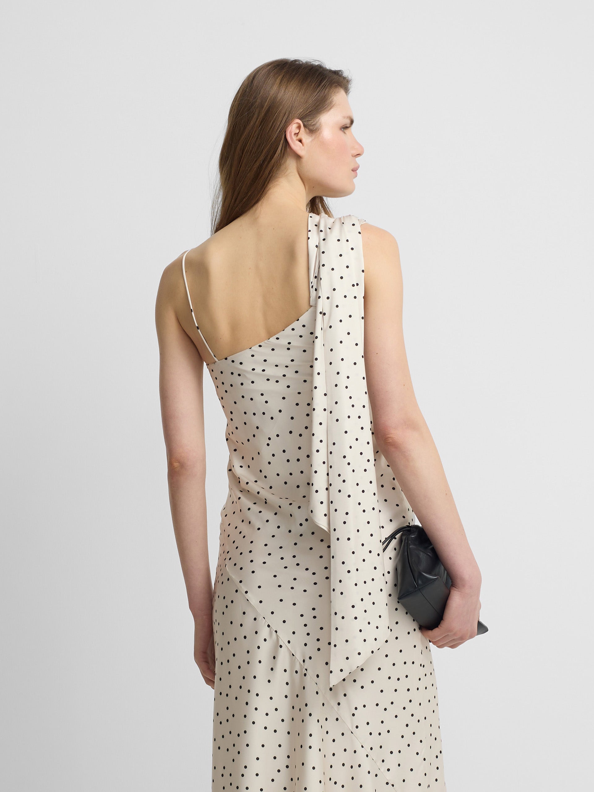 Vestido lencero lunares blanco y negro