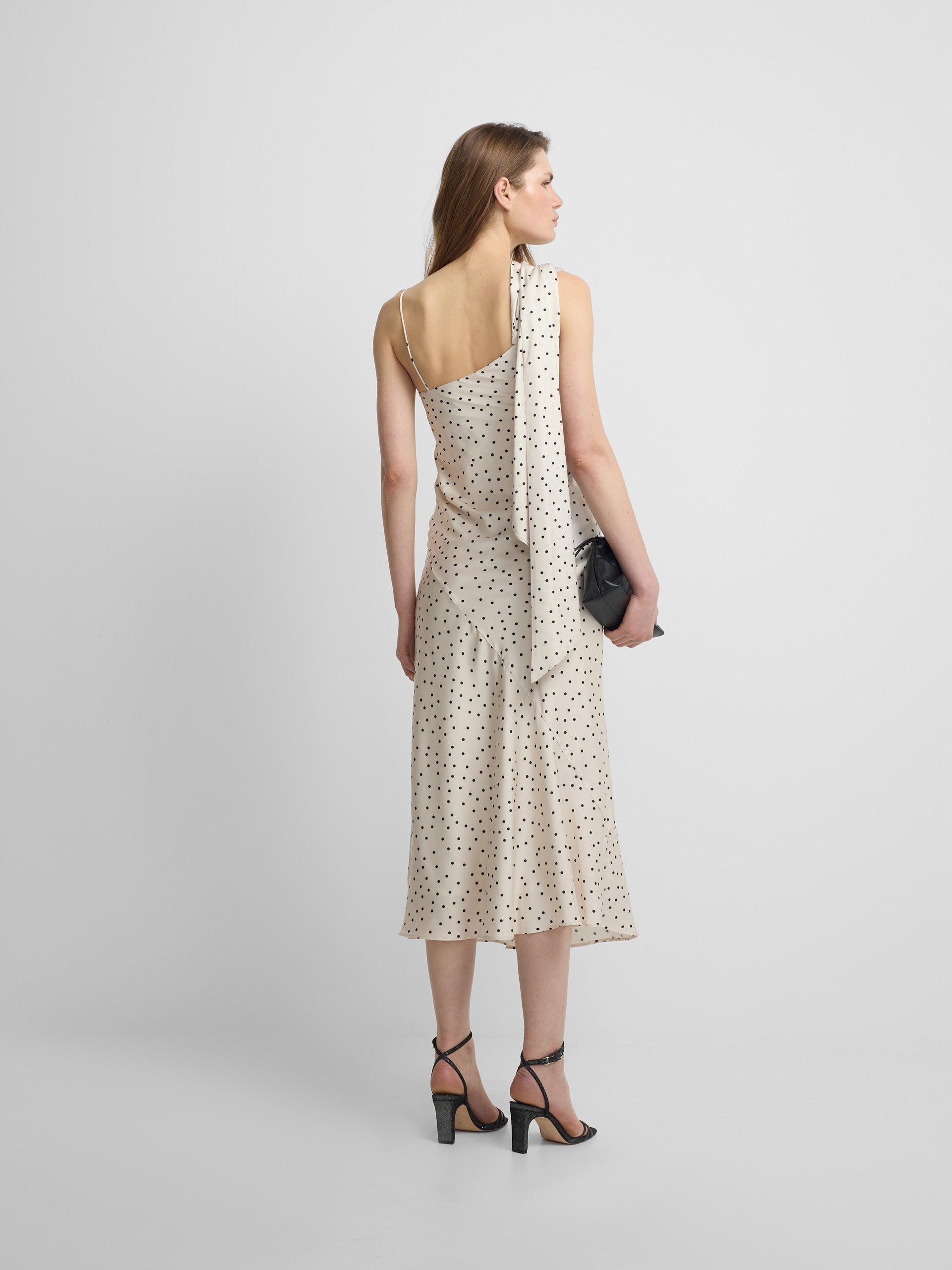 Vestido lencero lunares blanco y negro