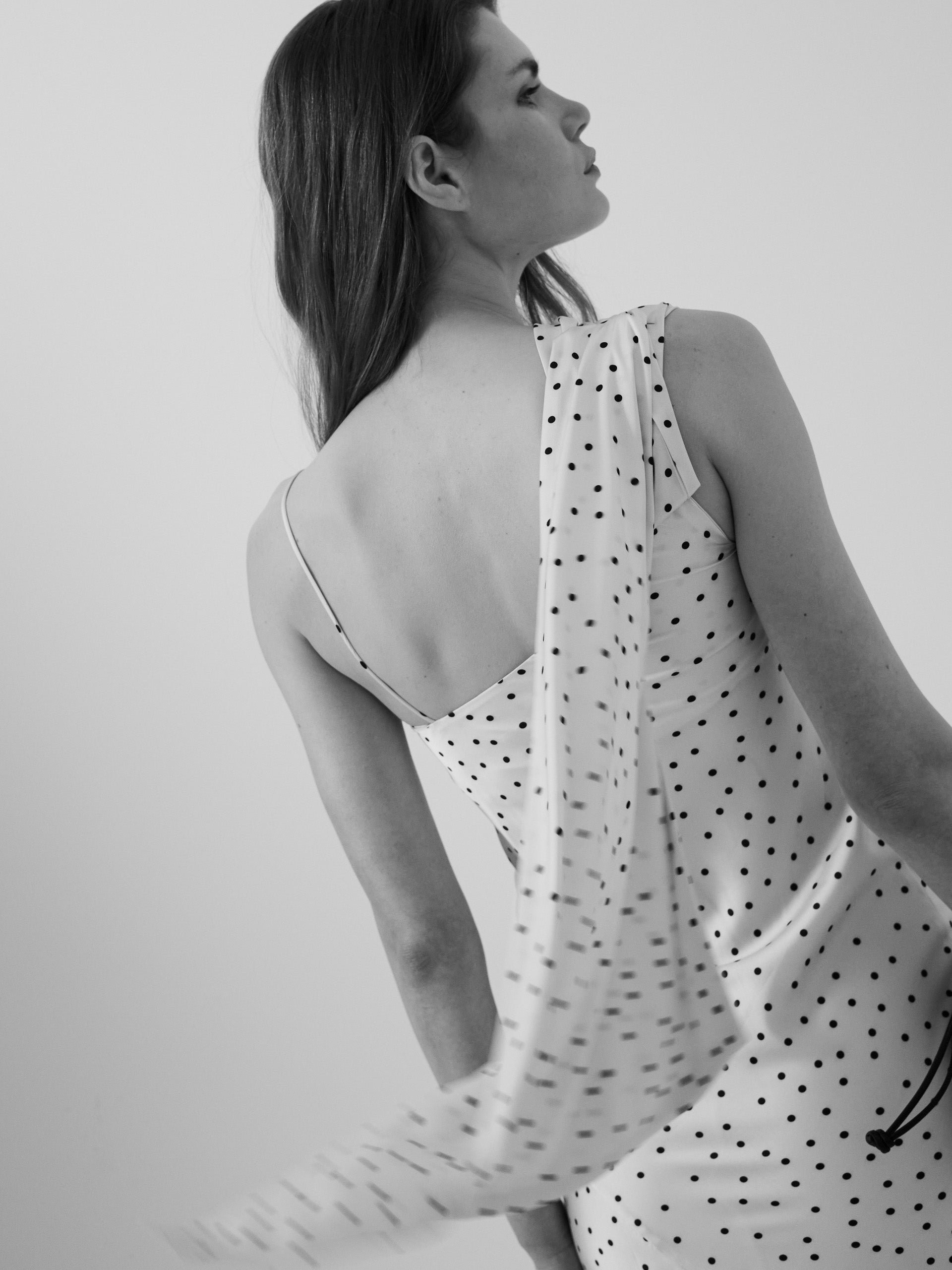 Vestido lencero lunares blanco y negro