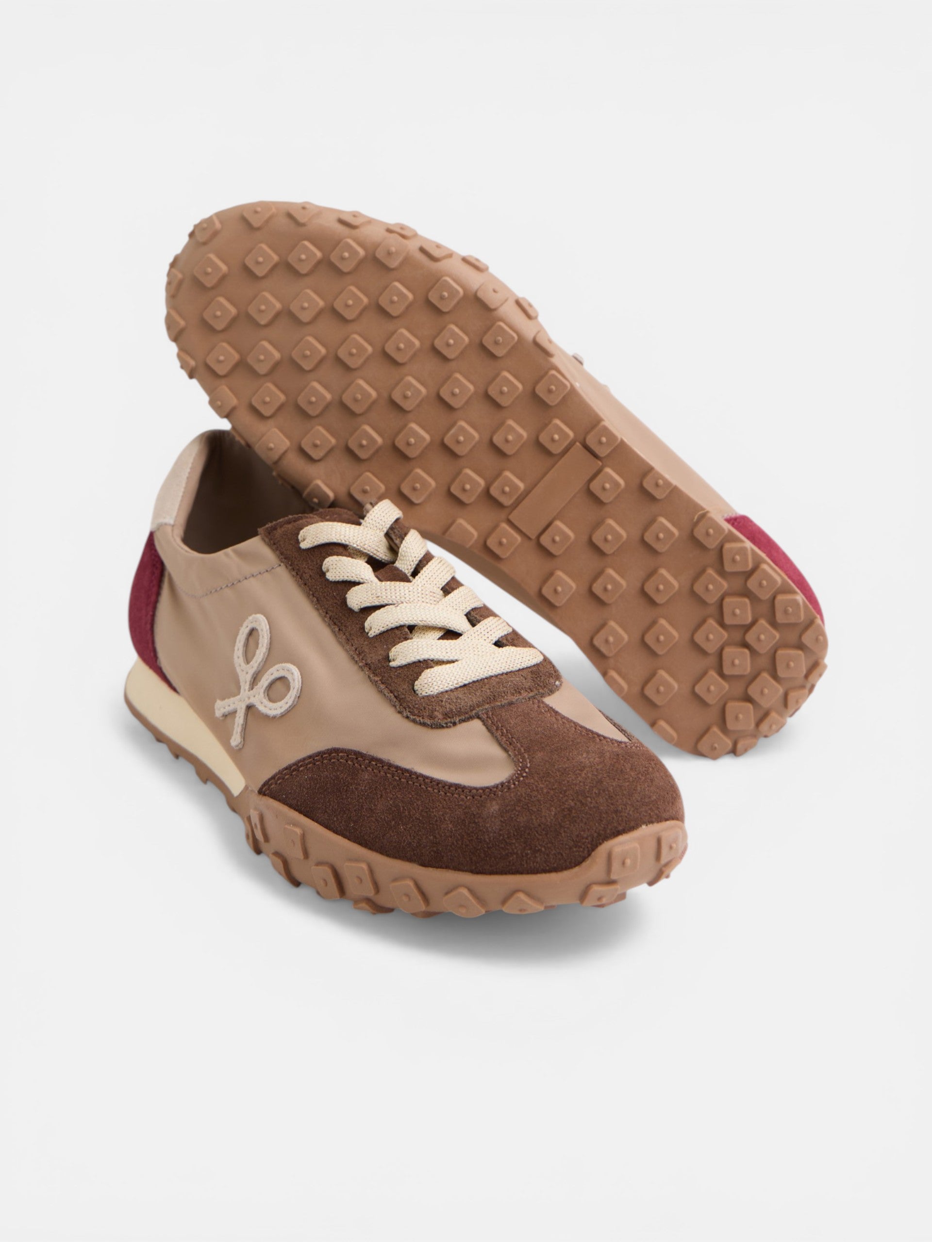 Baskets de course marron