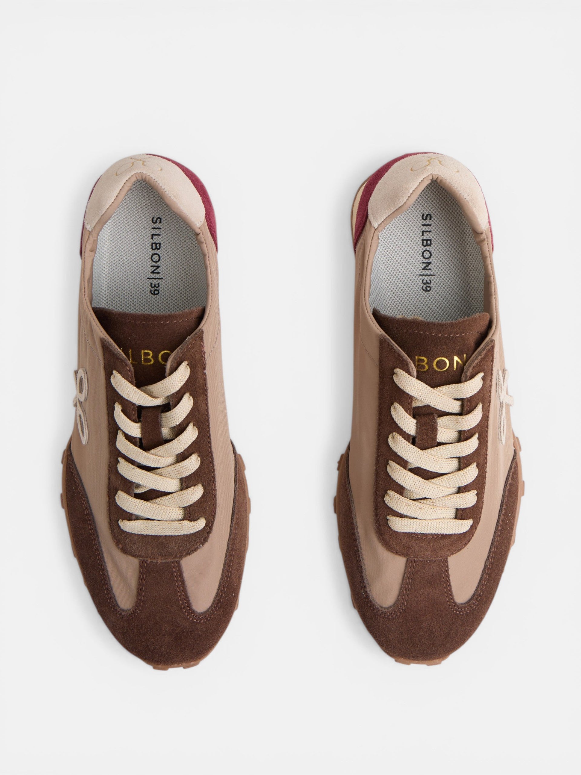 Baskets de course marron