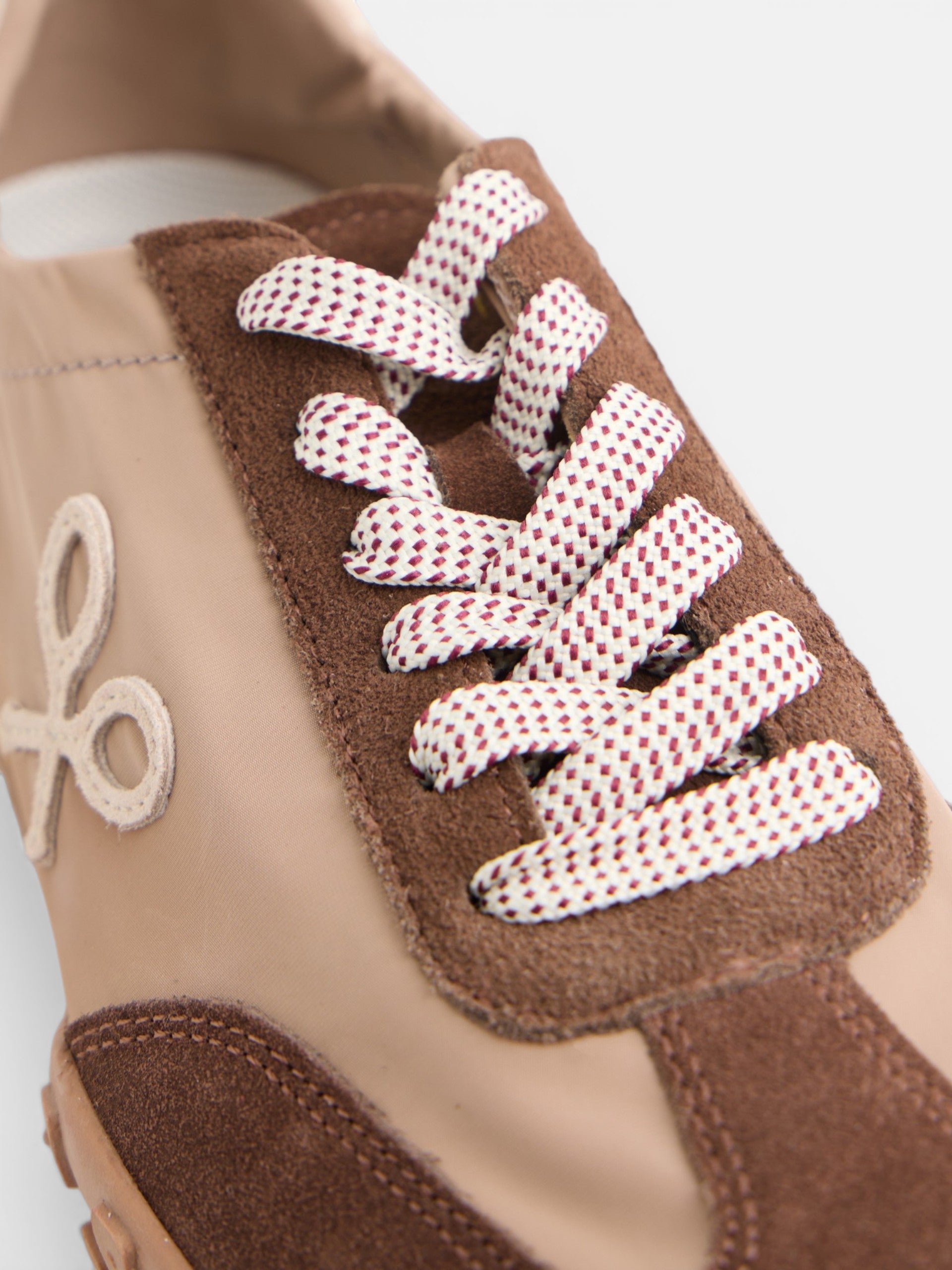 Baskets de course marron