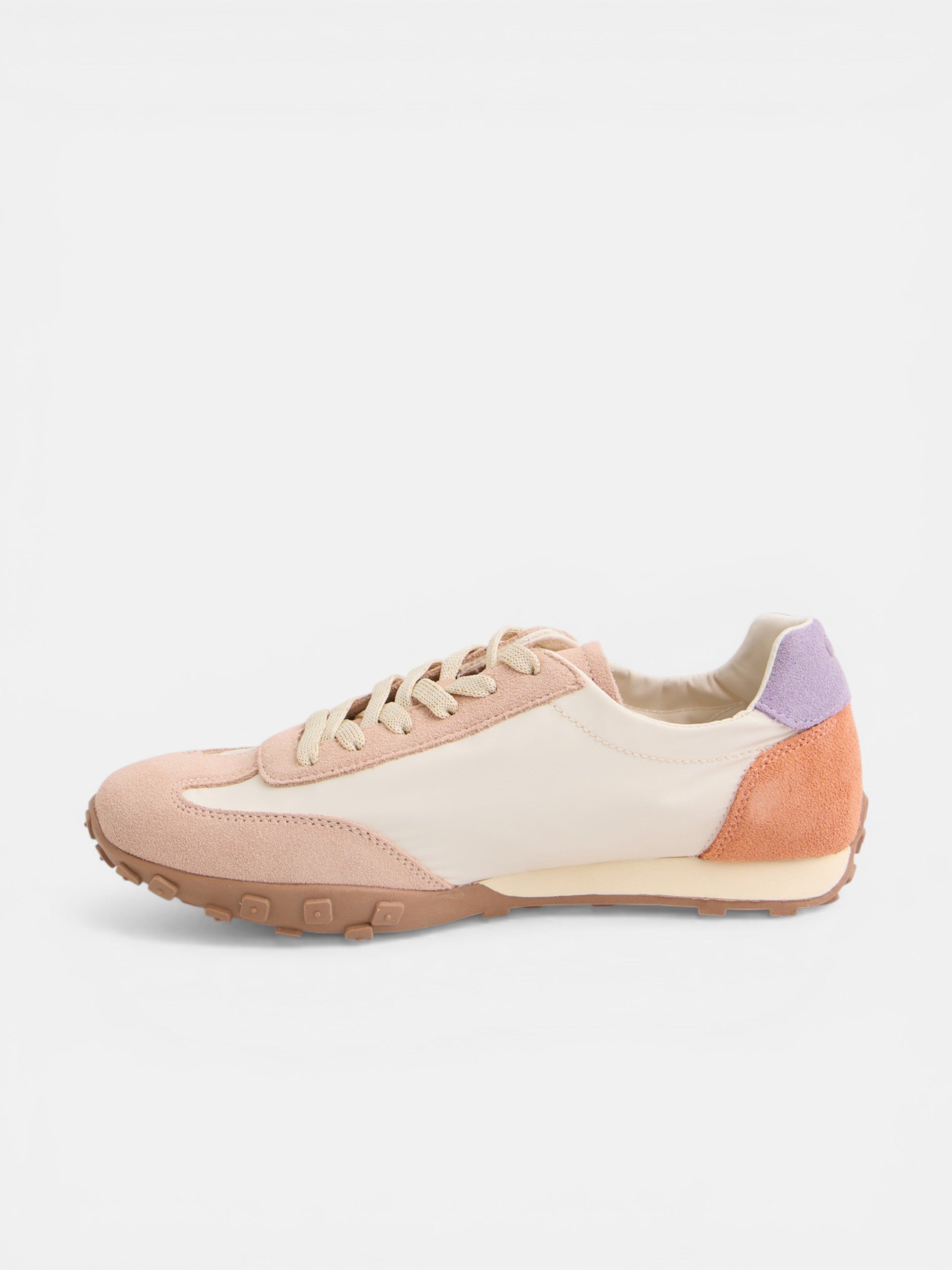 Baskets de course violettes et orange