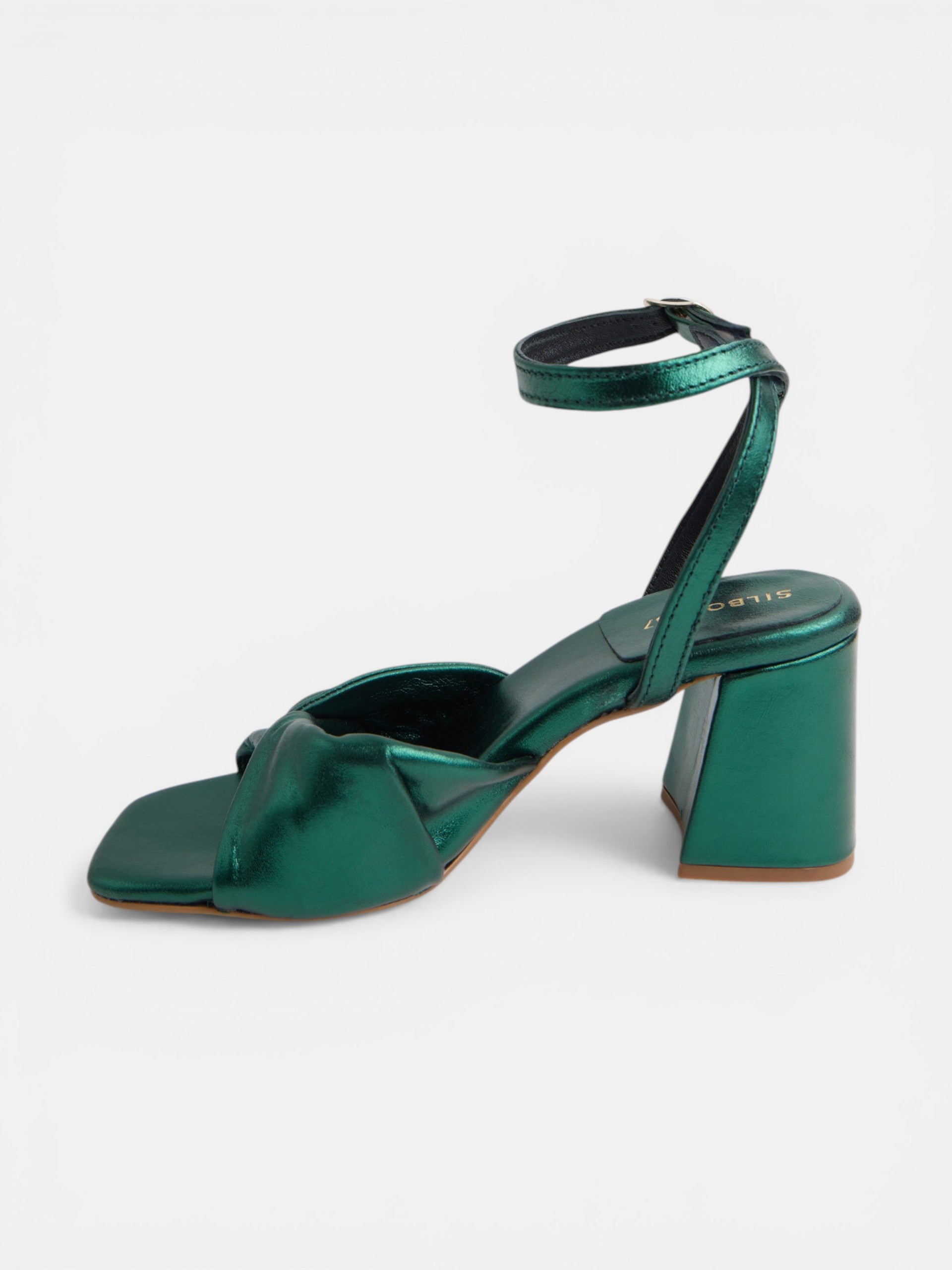 Sandalia tacón metalizada verde