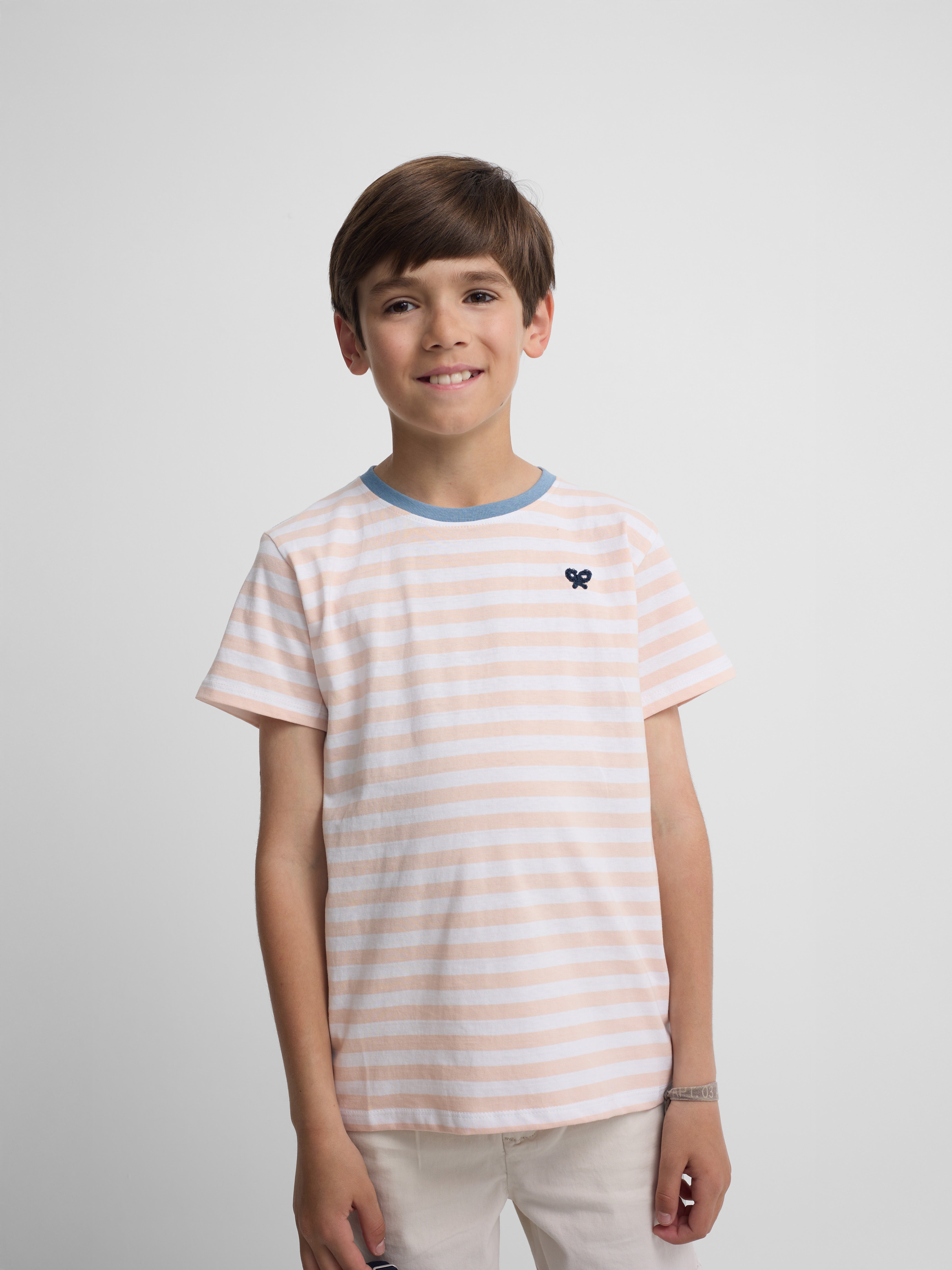 Camiseta kids ribete rayas finas coral