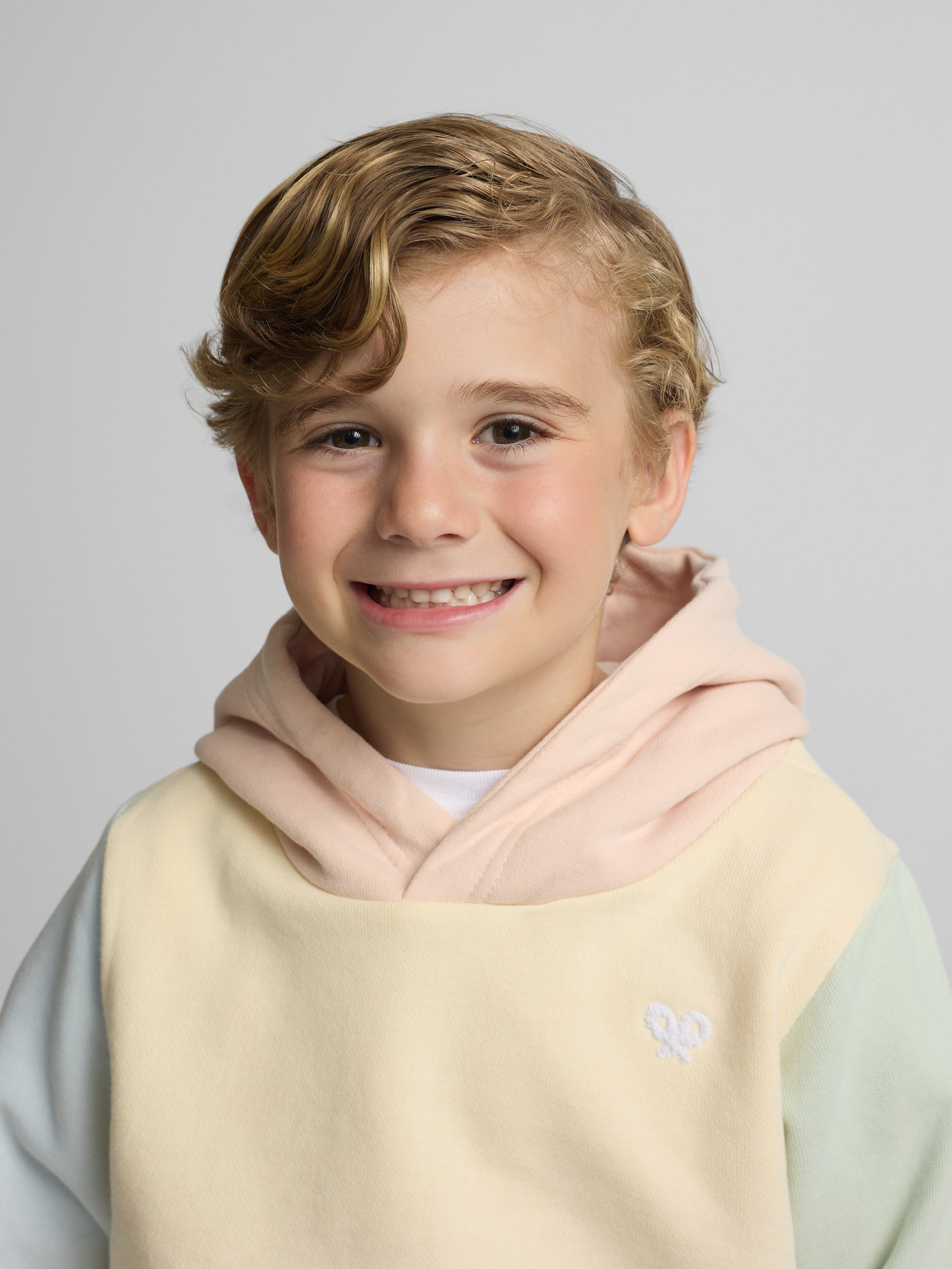 Sweatshirt kids com capuz multicolor amarelo