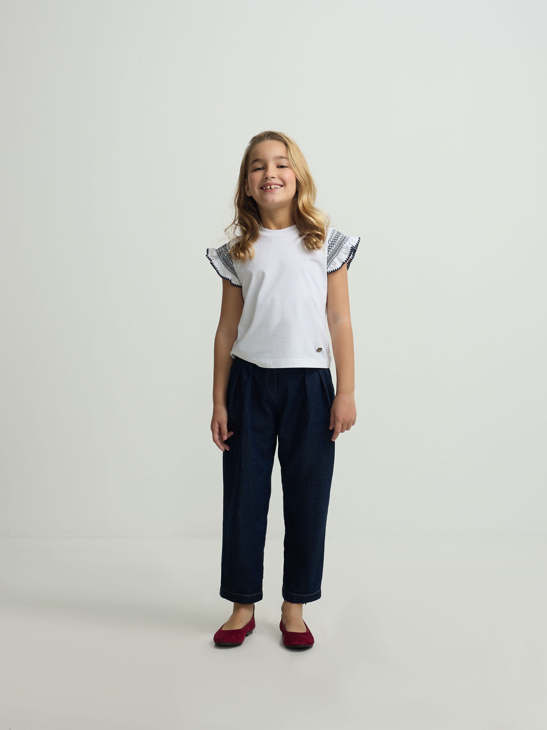 Camiseta girl bordado mangas blanca