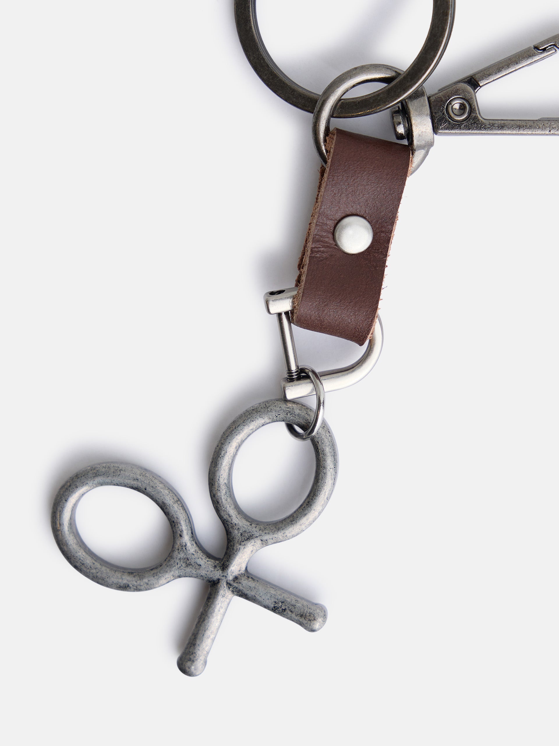 Porte-clés en cuir avec détail raquette