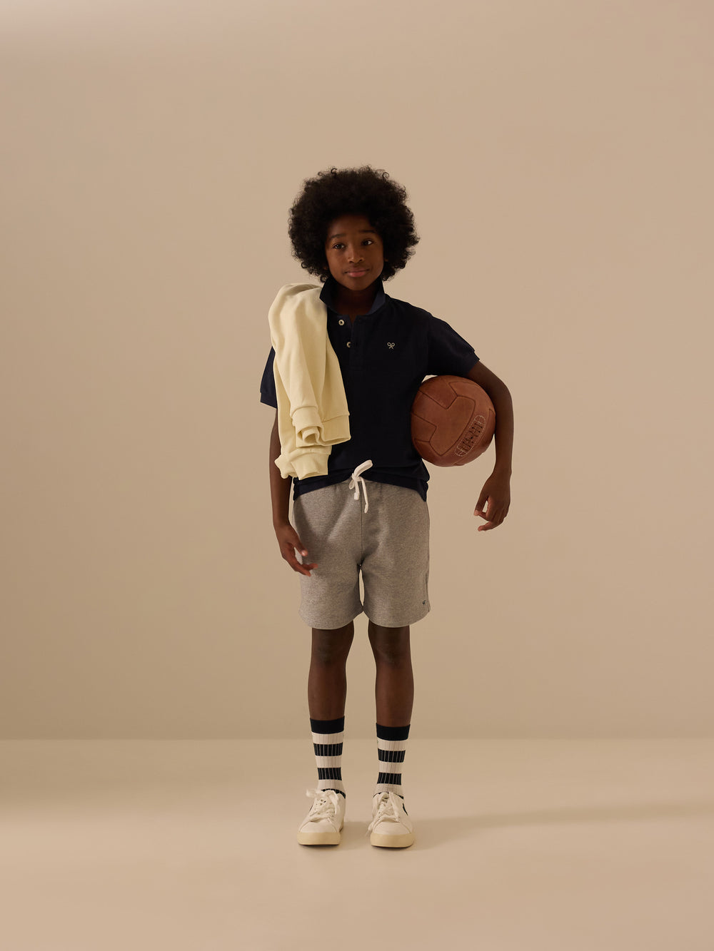 Bermuda deportiva kids gris