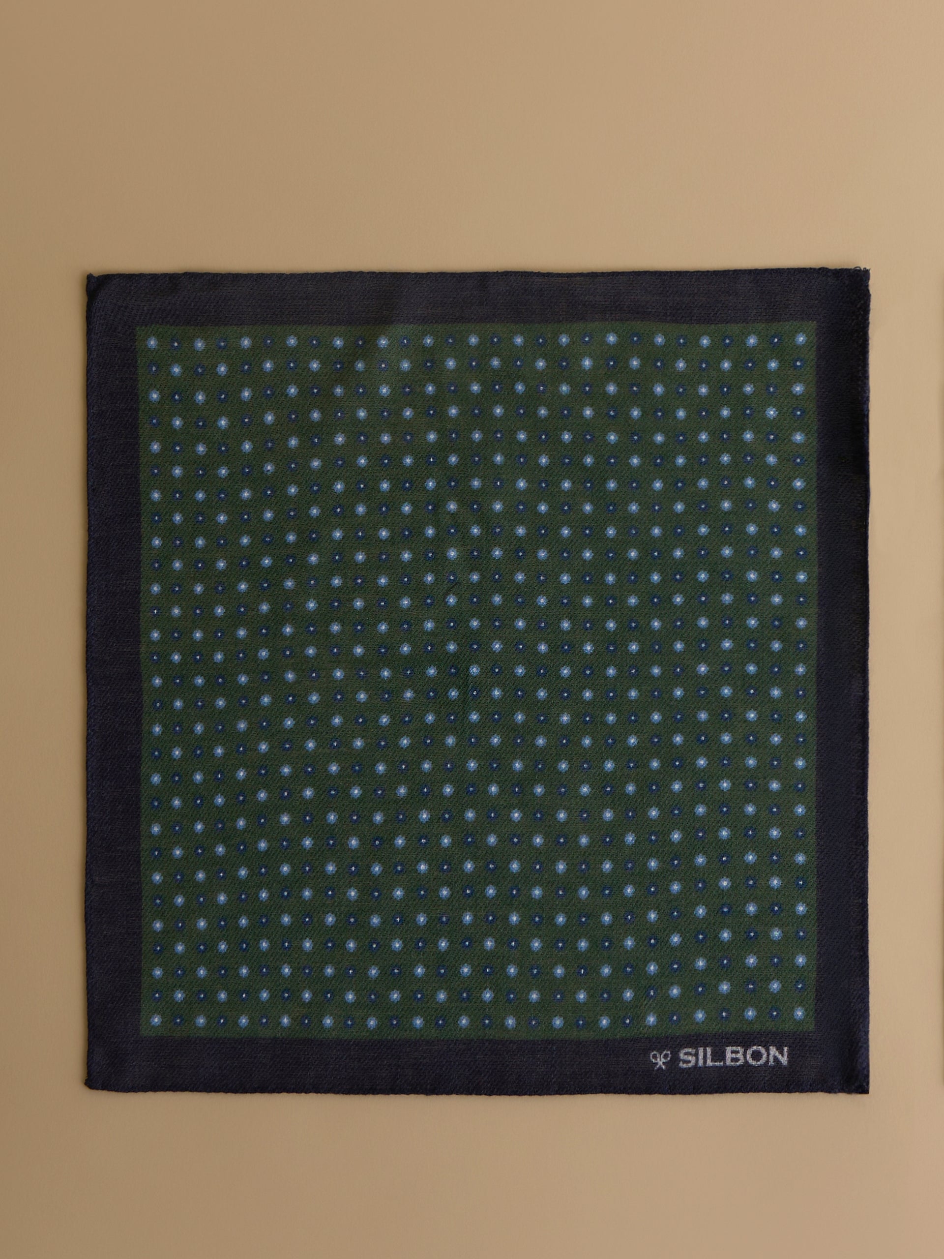 Pañuelo topos verde
