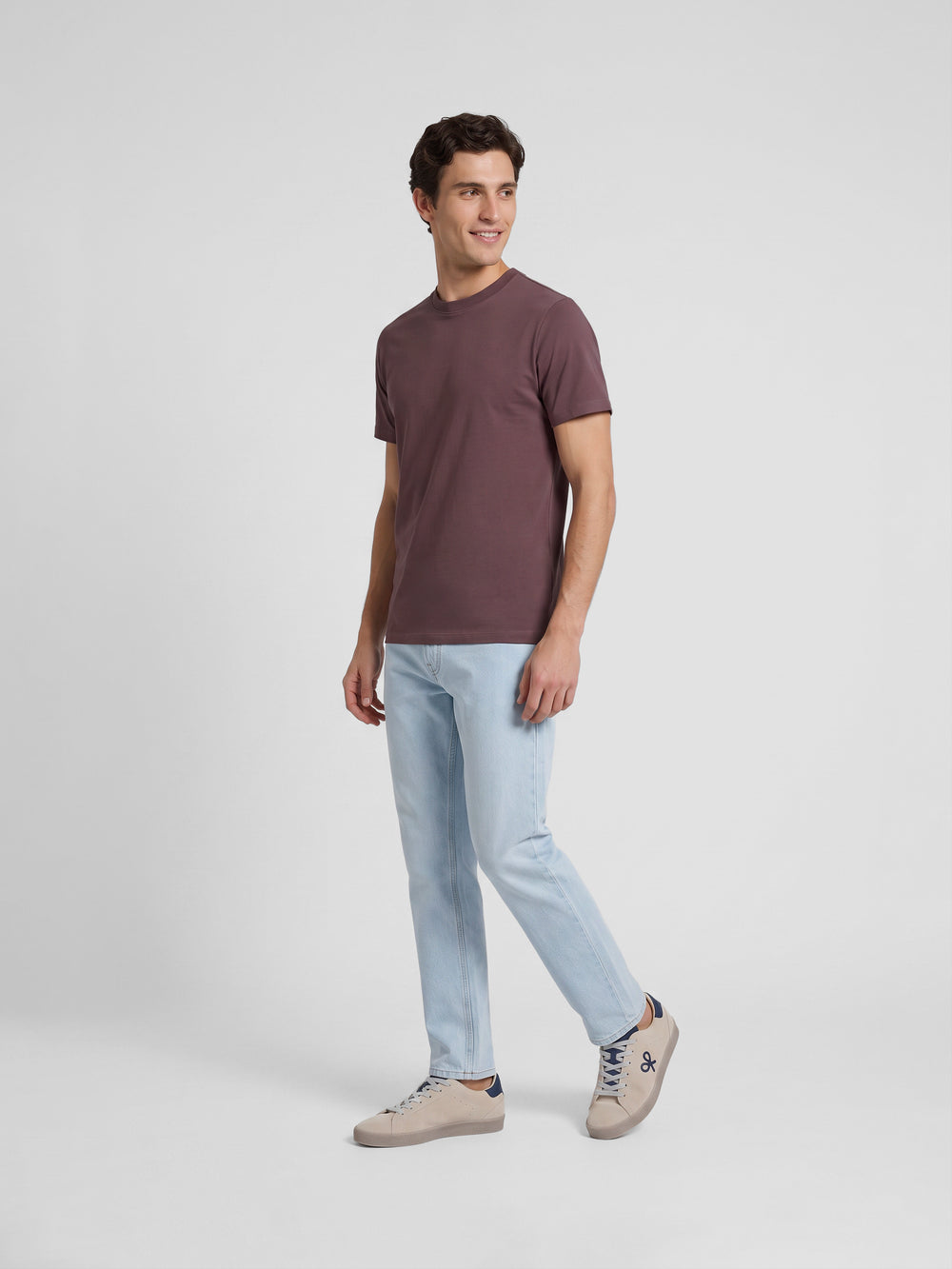 T-shirt uni avec mini-logo patch bordeaux