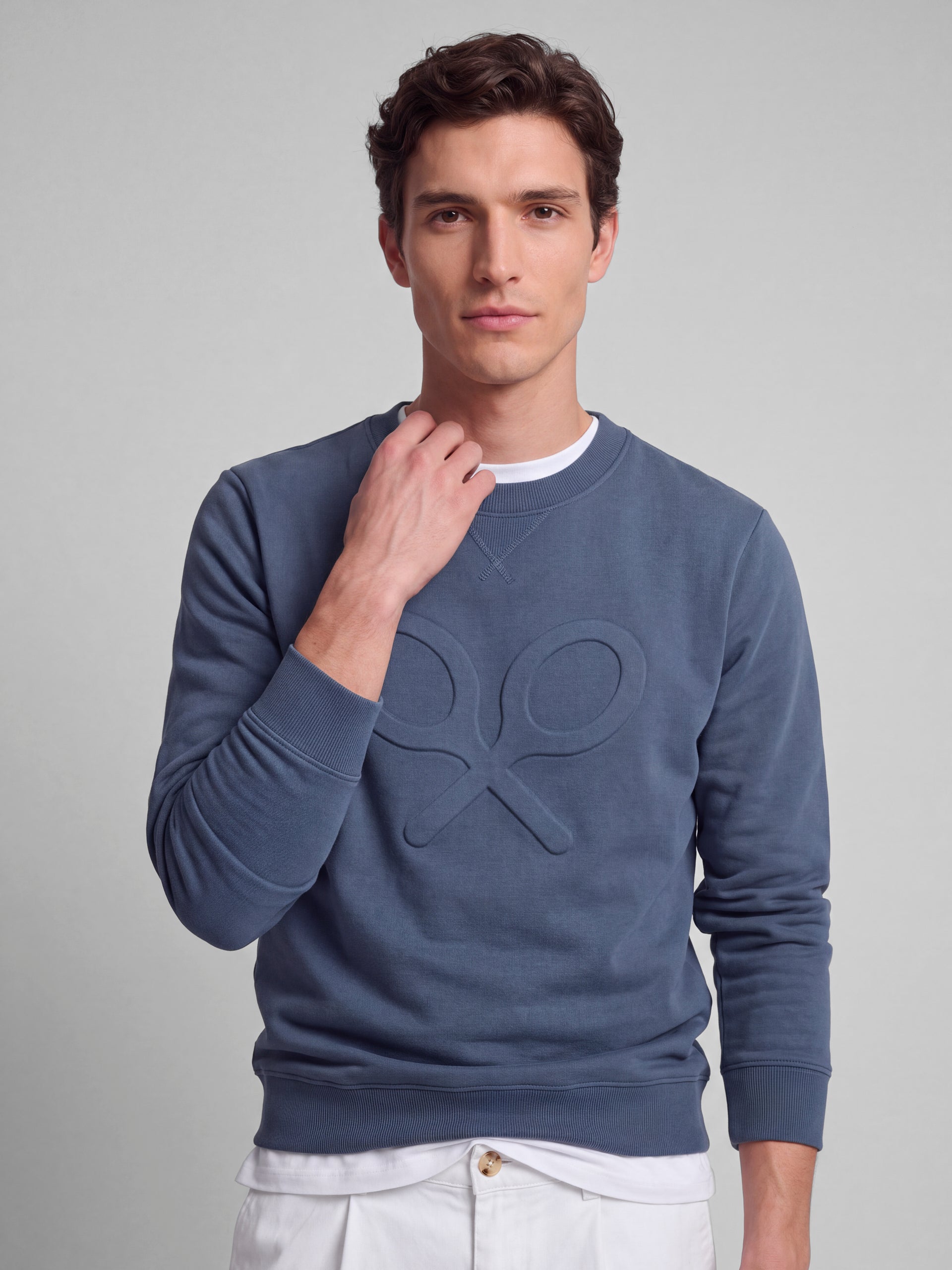 Sudadera clasica logo relieve petroleo