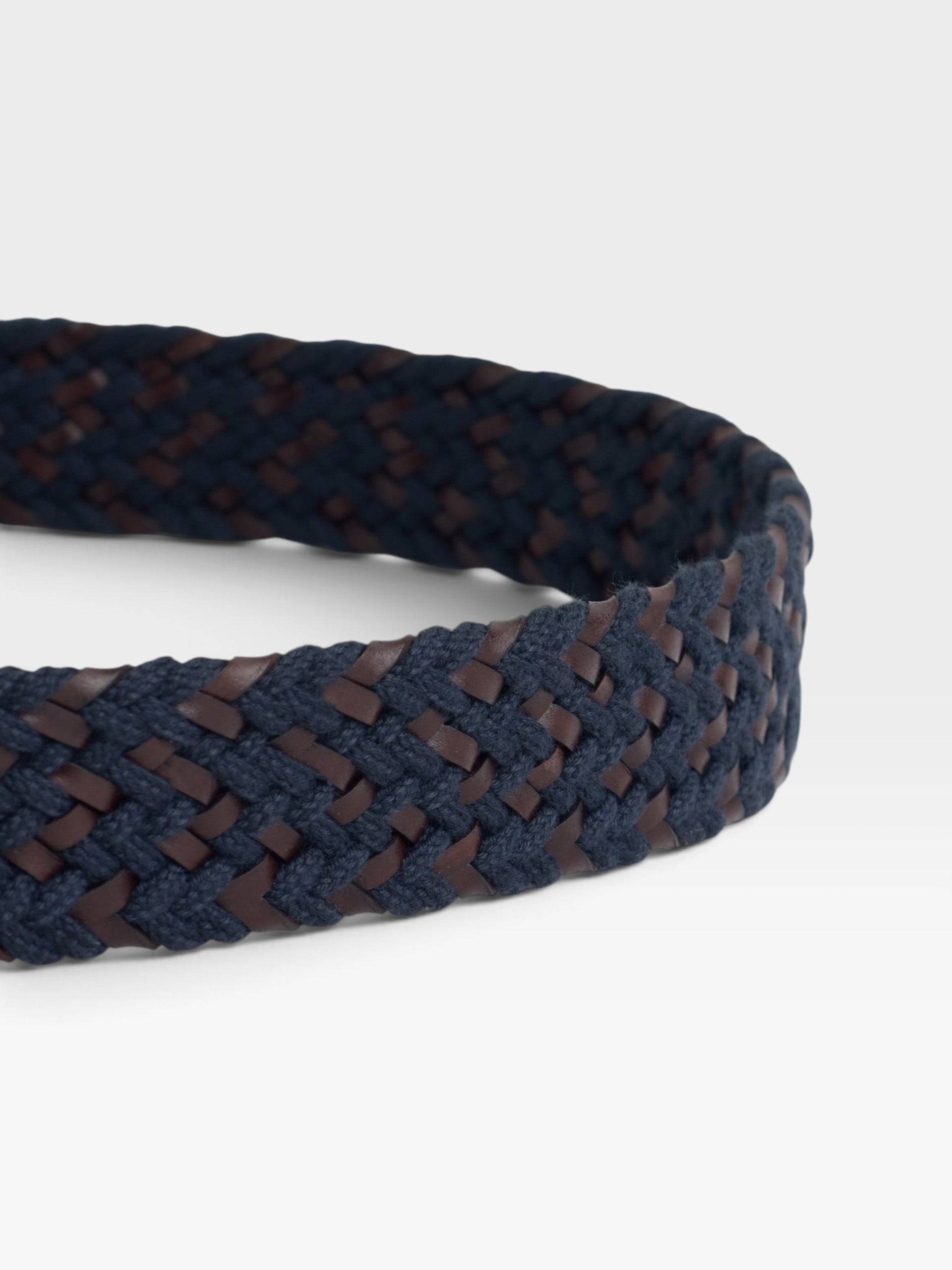 Ceinture tressée avec détail en cuir