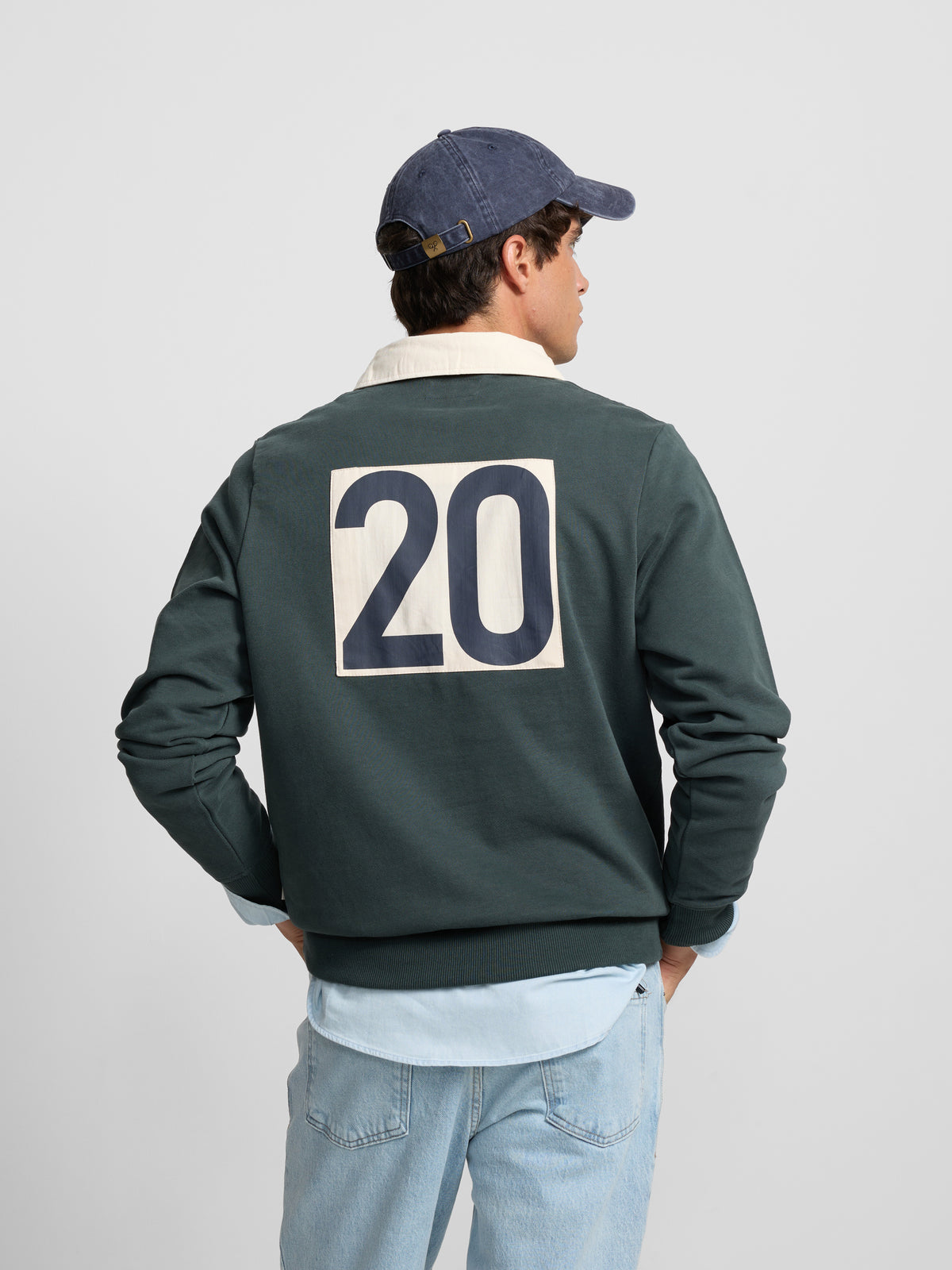 Sudadera cuello polo parche verde oscuro