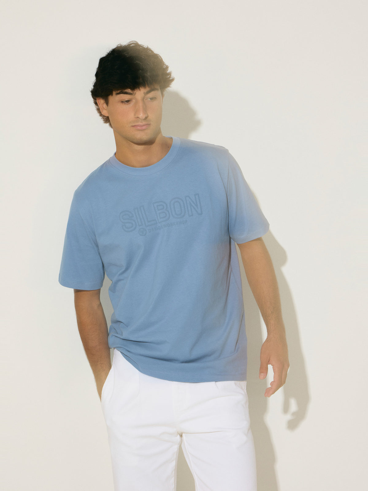 Camiseta design workshop azul marino