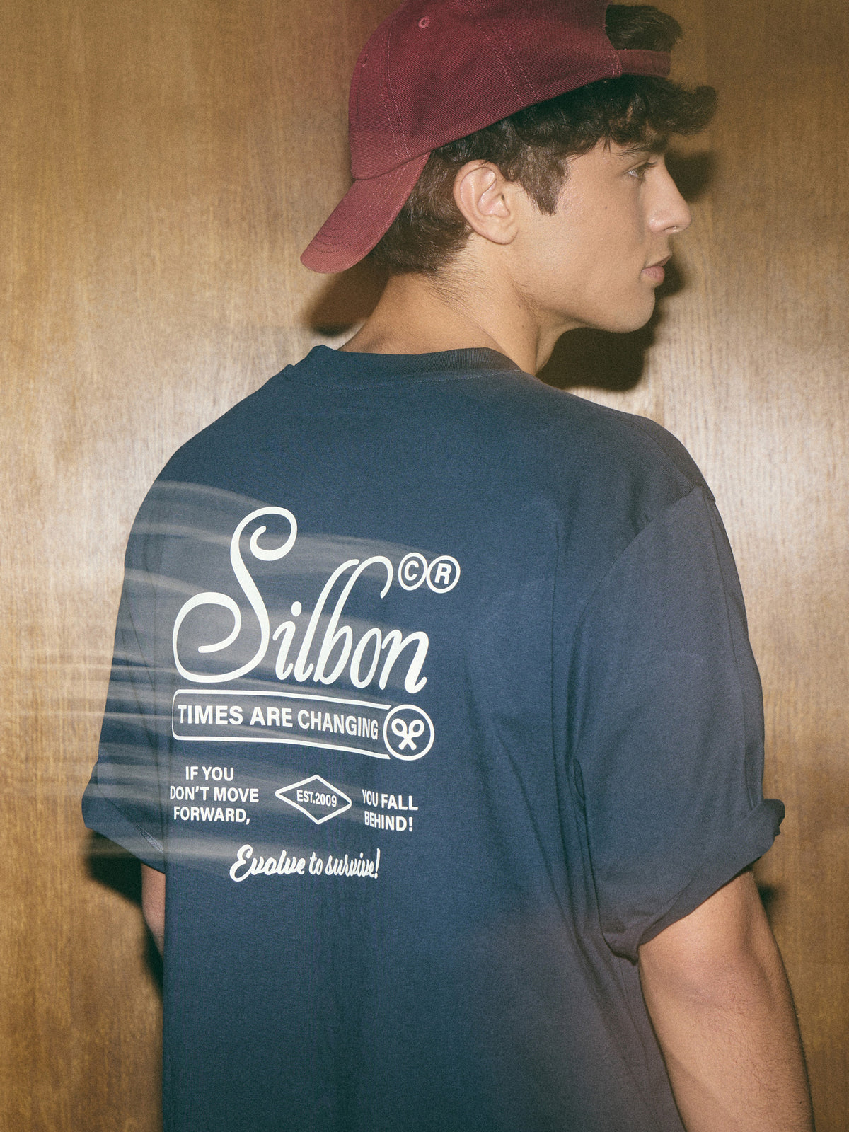 Camiseta special fit evolve to survive azul marino