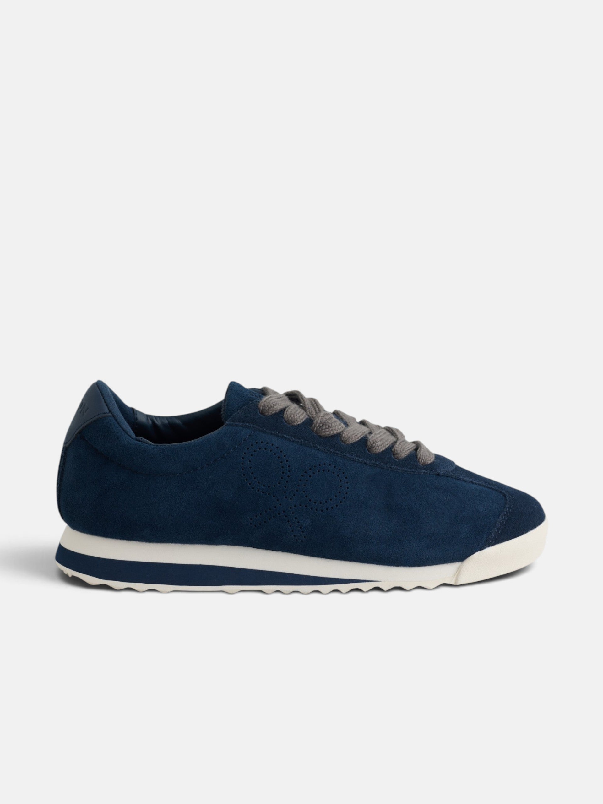 Zapatilla serraje logo perforado azul marino