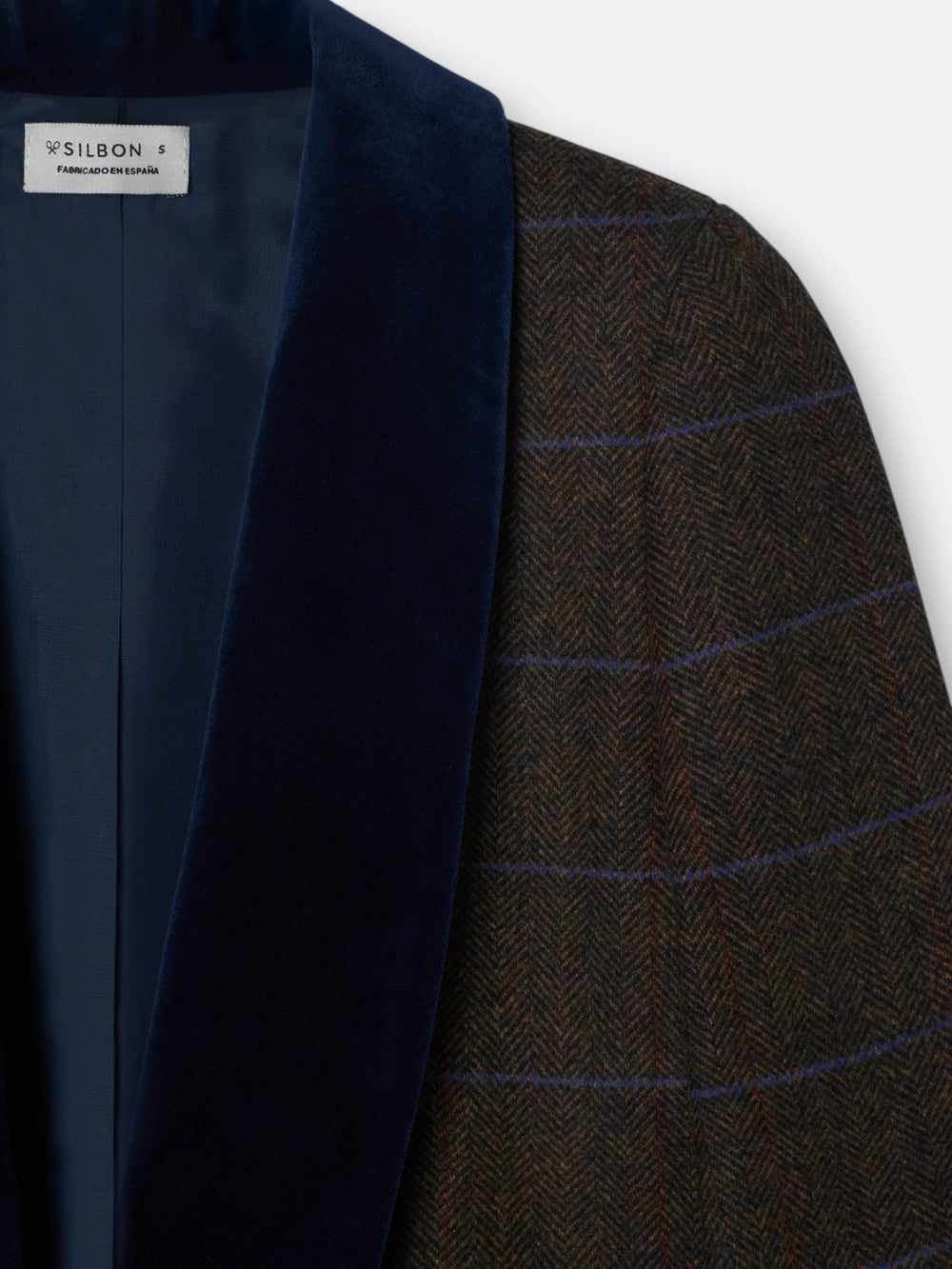 Long coat with velvet lapel, brown checkered