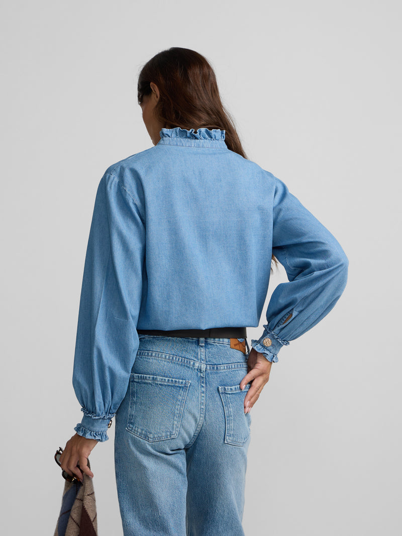 Chemise à col volanté avec détail de poignet en denim