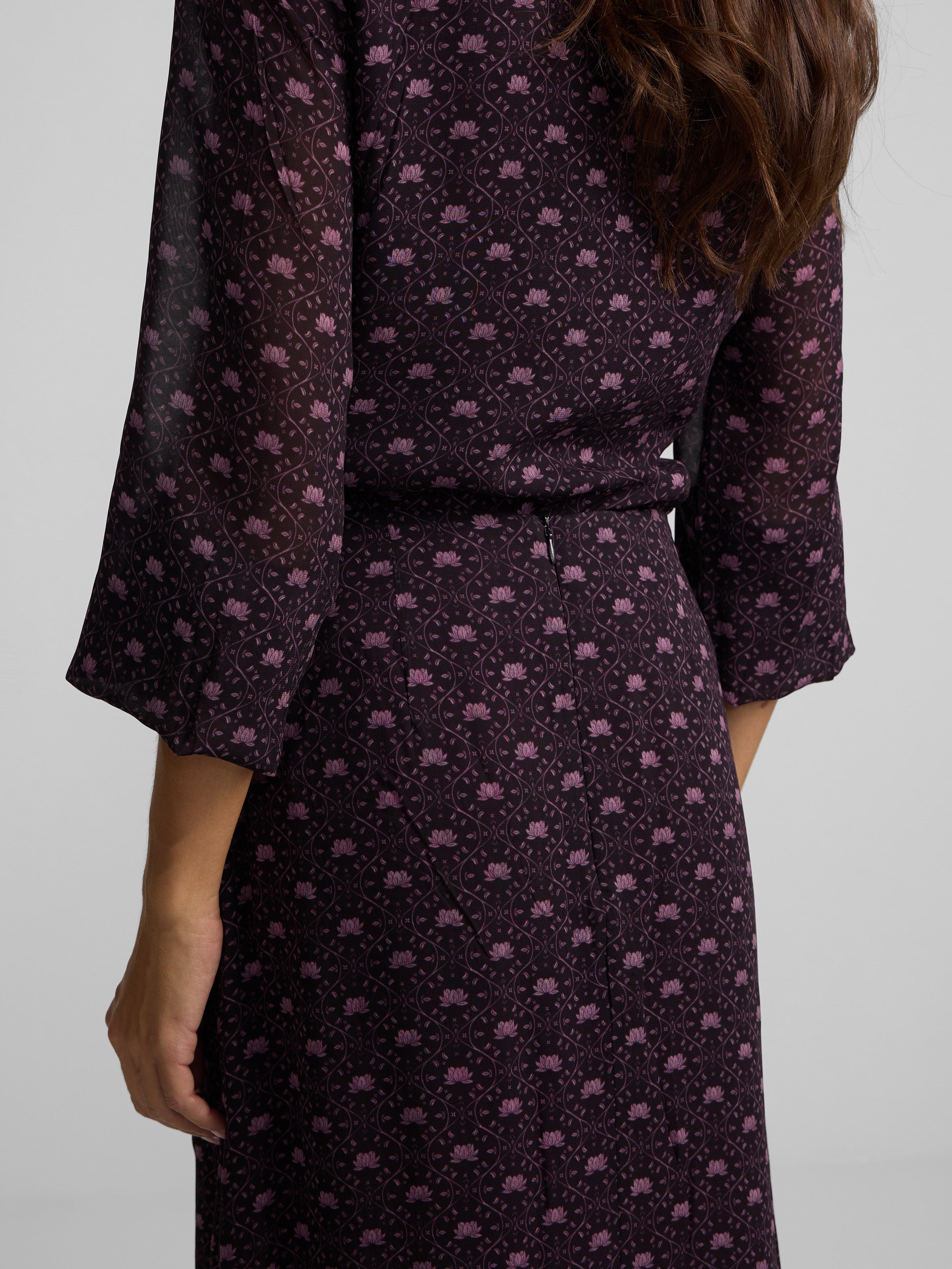 Midi skirt with purple print and tie