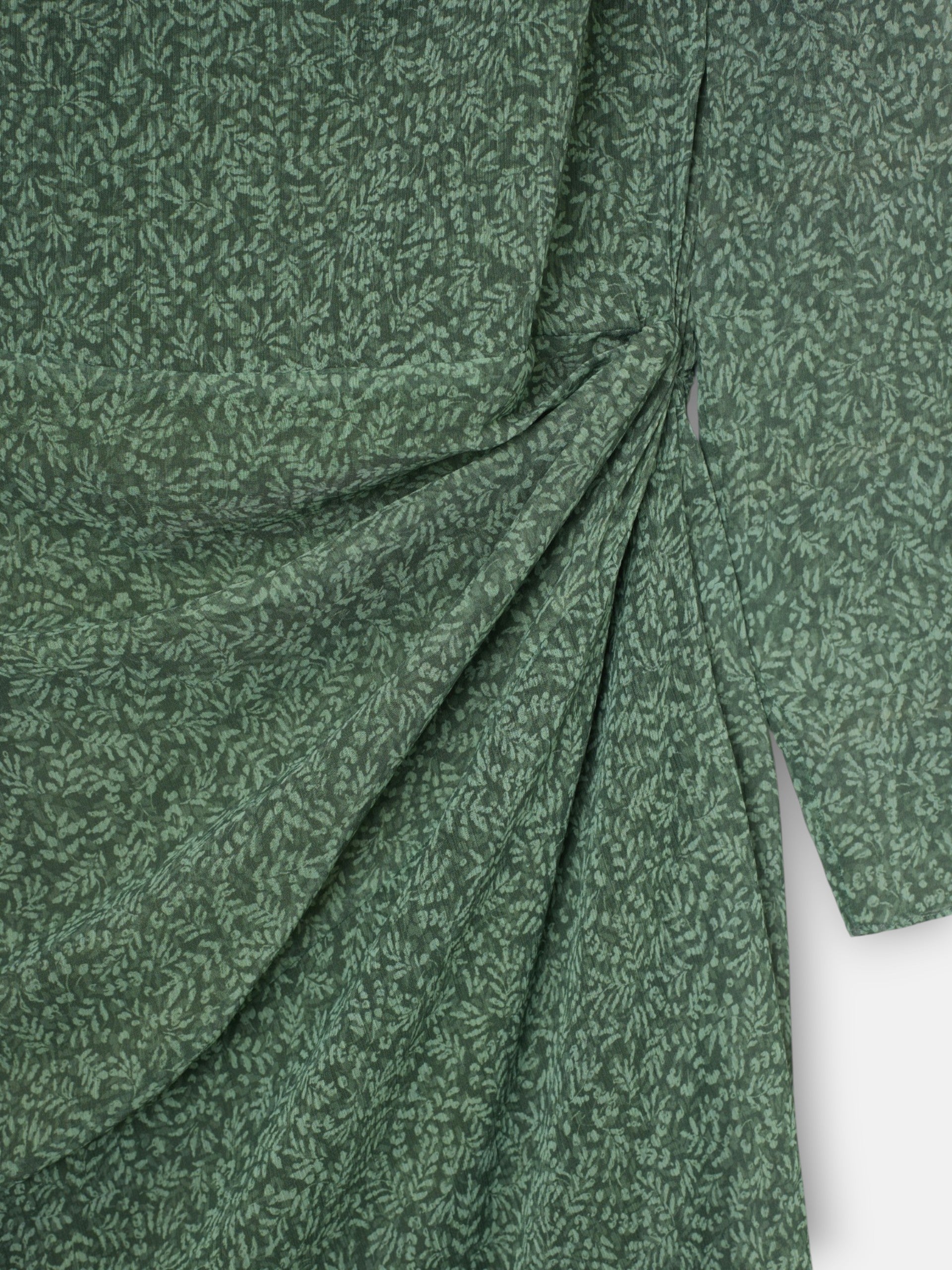 Vestido midi estampado hojas verde
