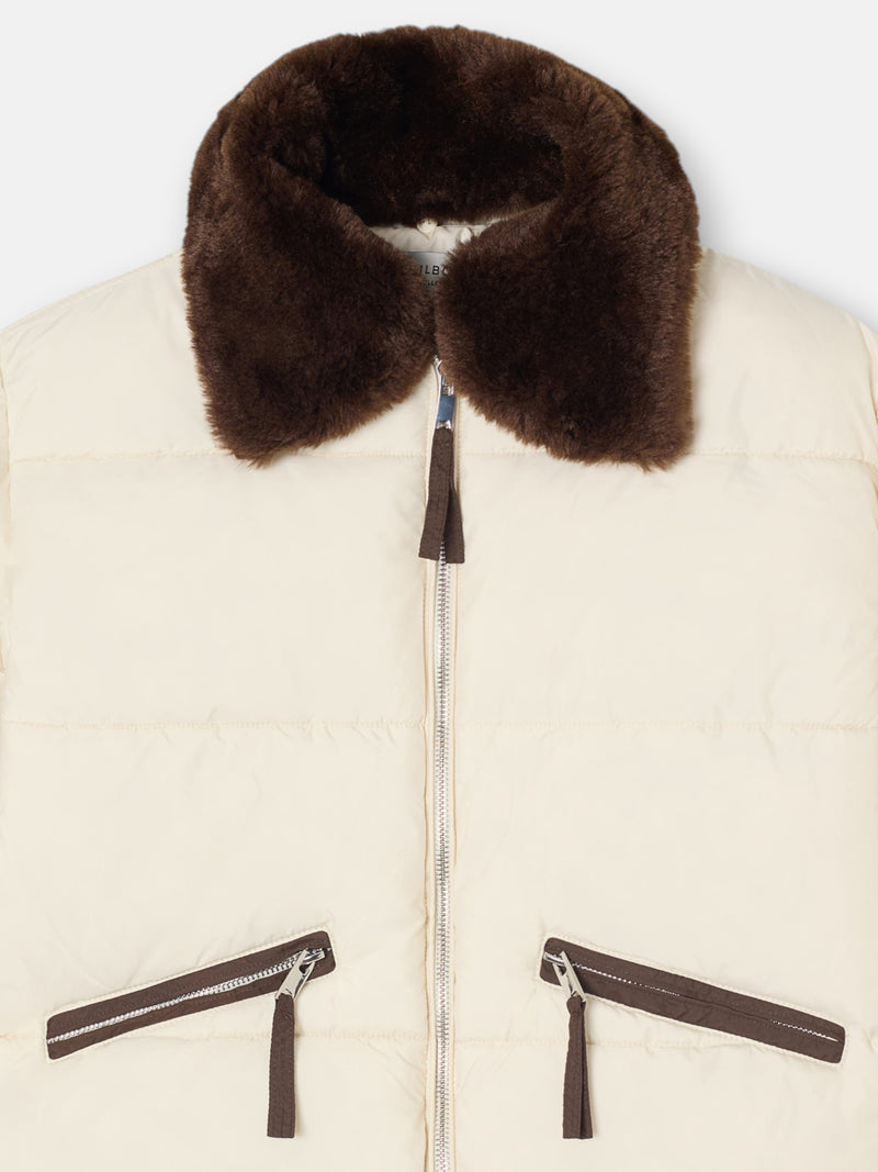 Parka curta acolchoada com gola de pelo cru