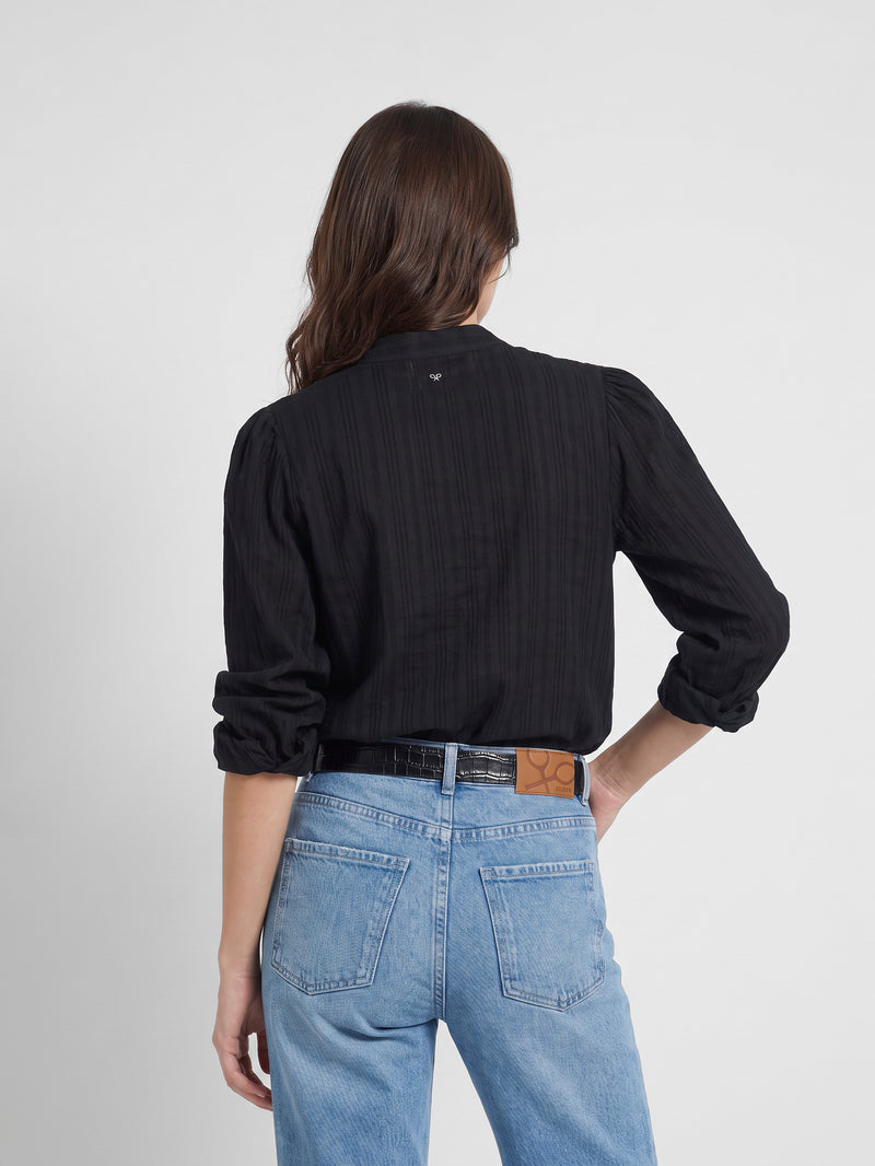 Blusa romântica preta