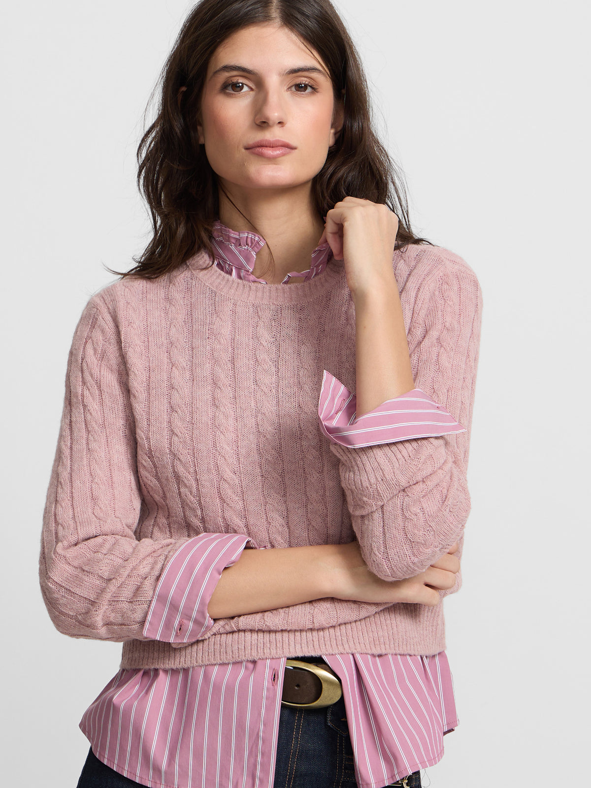 Camisola de malha com tranças e gola redonda rosa