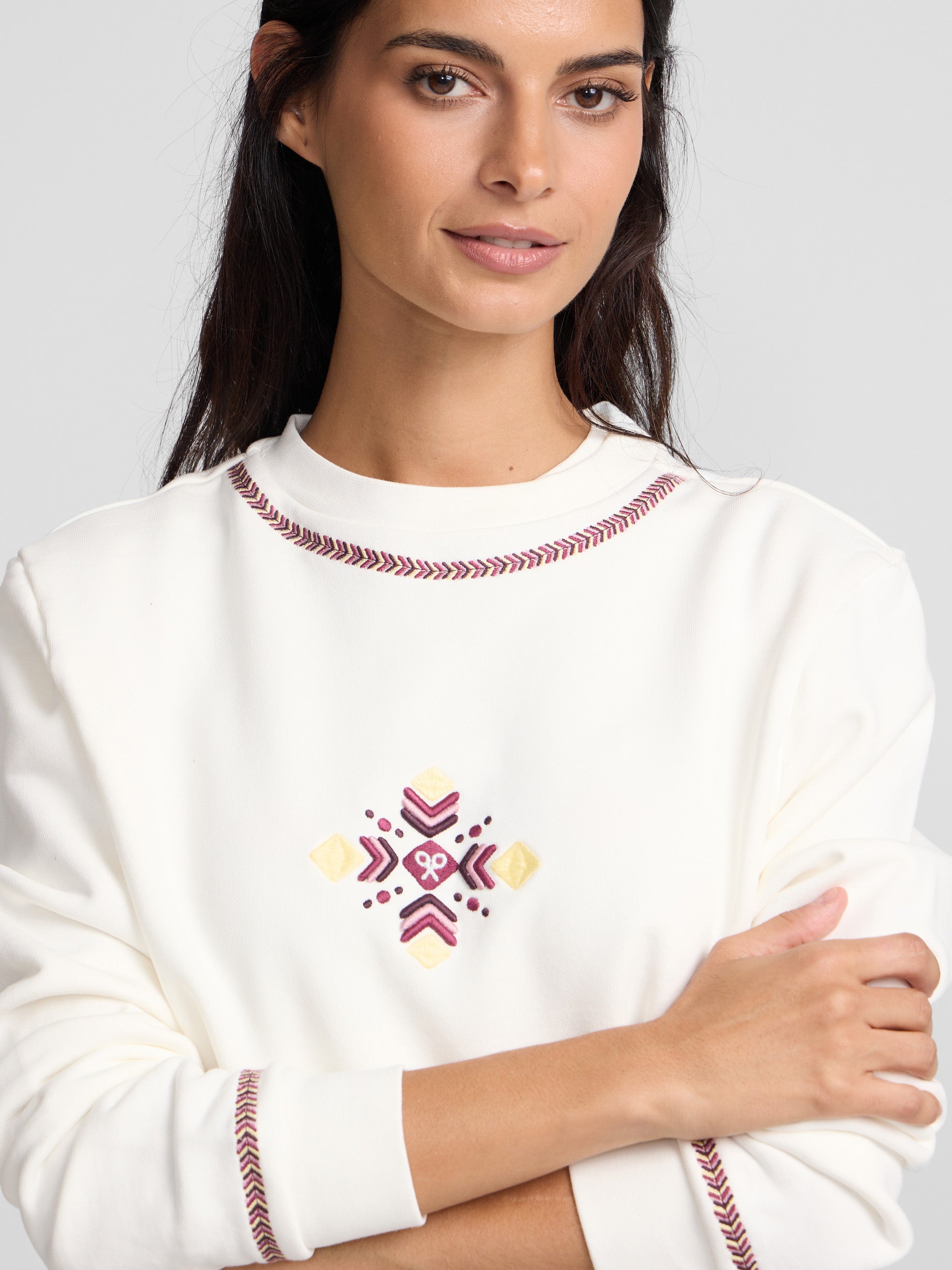 Sudadera woman bordado etnico crudo