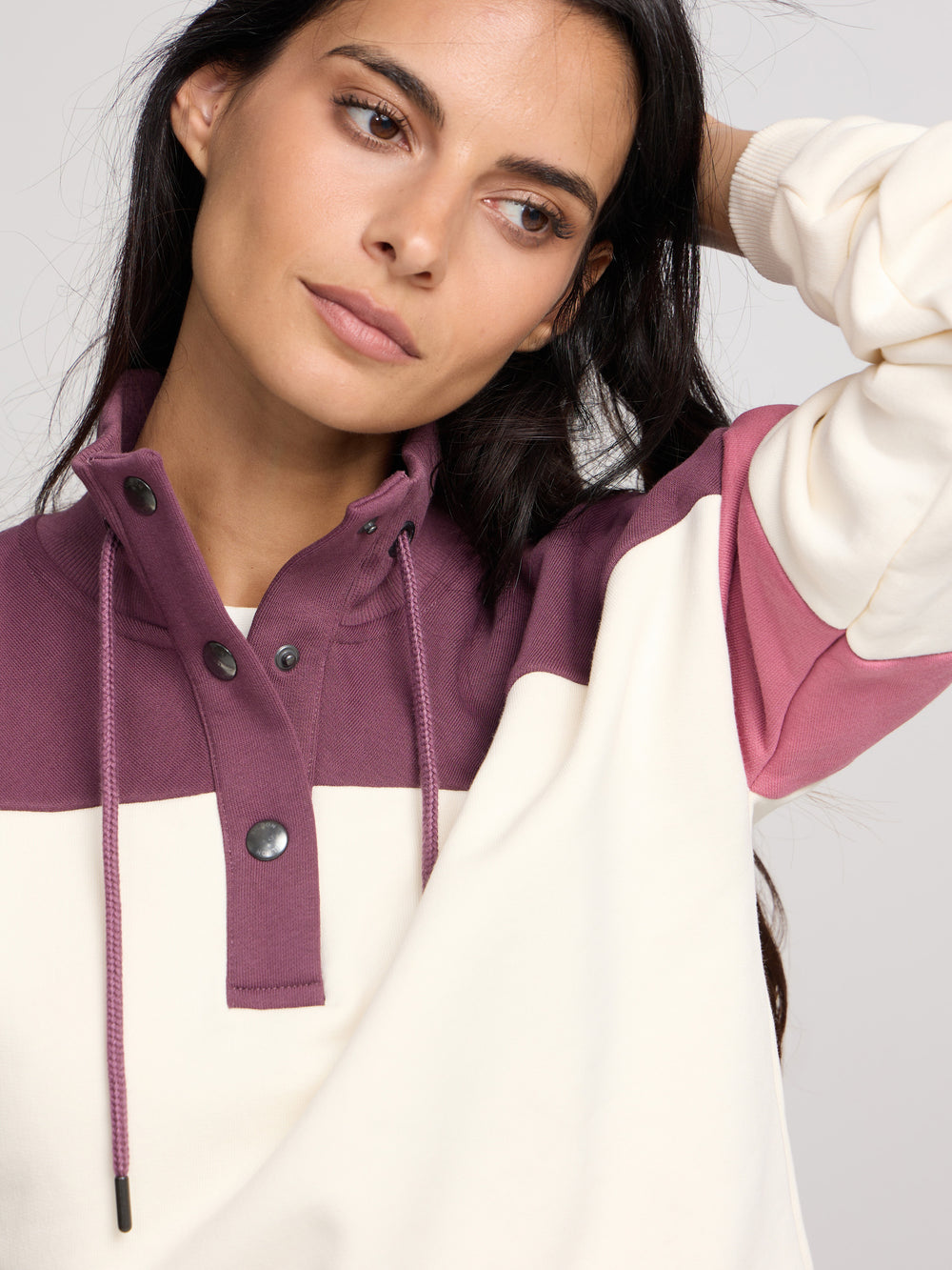 Women's tricolor sweatshirt with buttoned collar in pink and off-white
