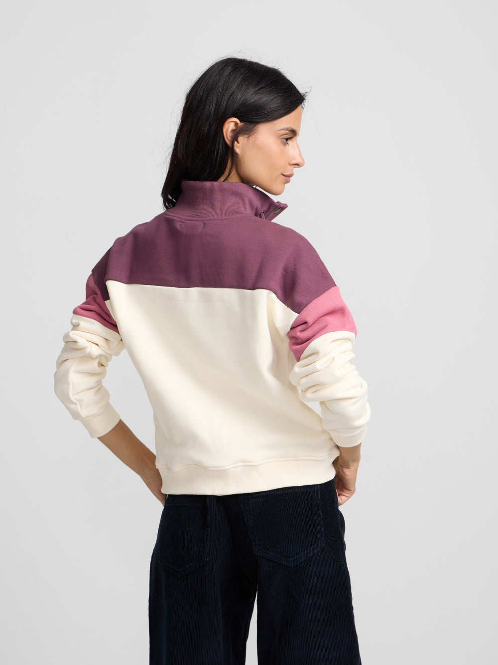 Women's tricolor sweatshirt with buttoned collar in pink and off-white
