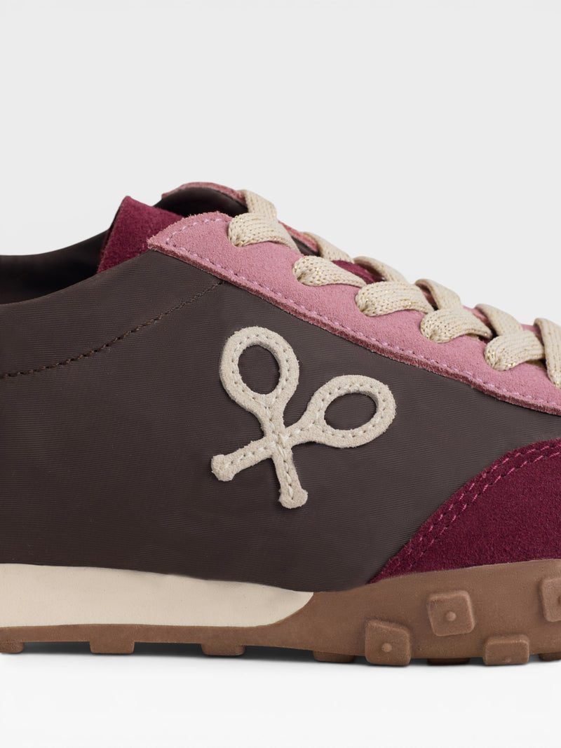 Zapatilla tricolor raquetas marron y granate