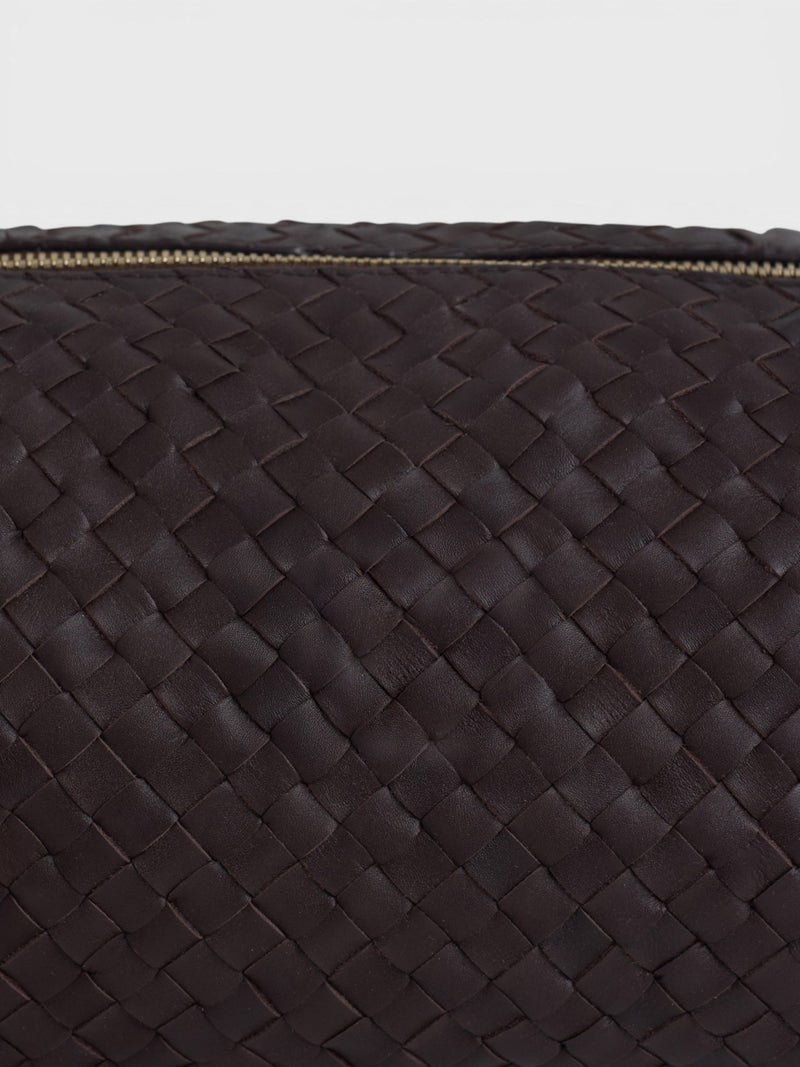 Bolso piel de hombro alargado trenzado marron