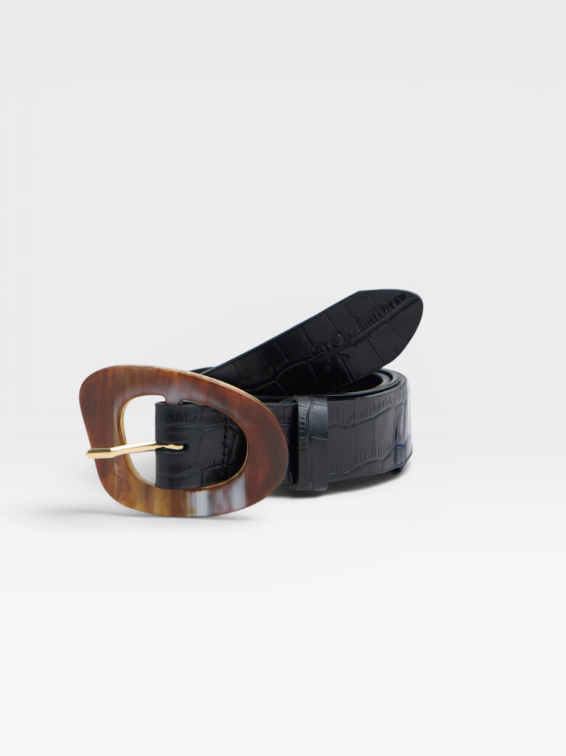 Cinto de pele com textura de crocodilo e fivela tartaruga preto