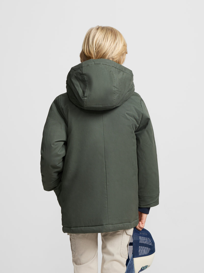 Casaco infantil com capuz e bolsos verde