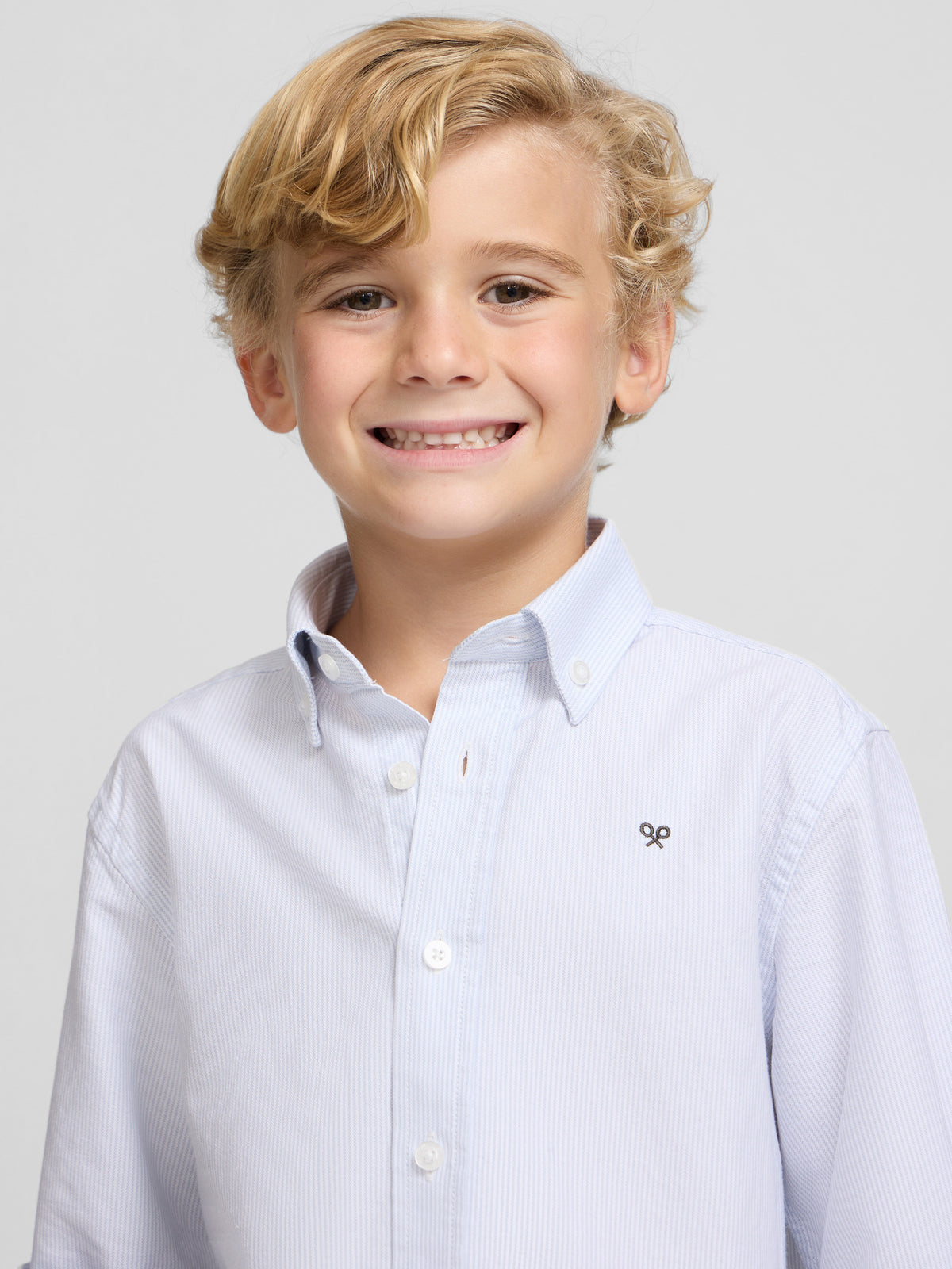 Kids' sport shirt with light blue Oxford stripes