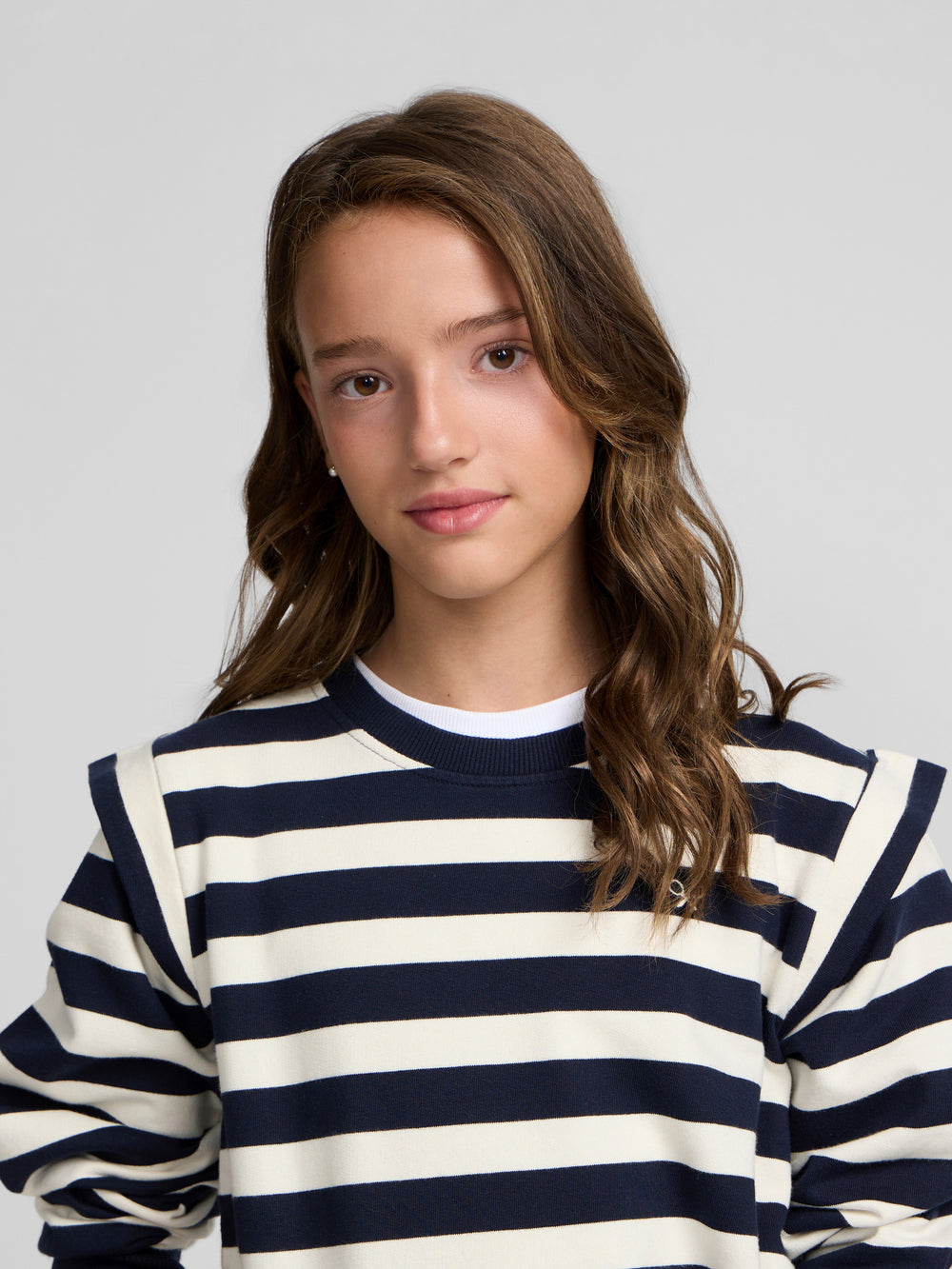 Girl's sweatshirt with shoulder pads, navy and ecru stripes