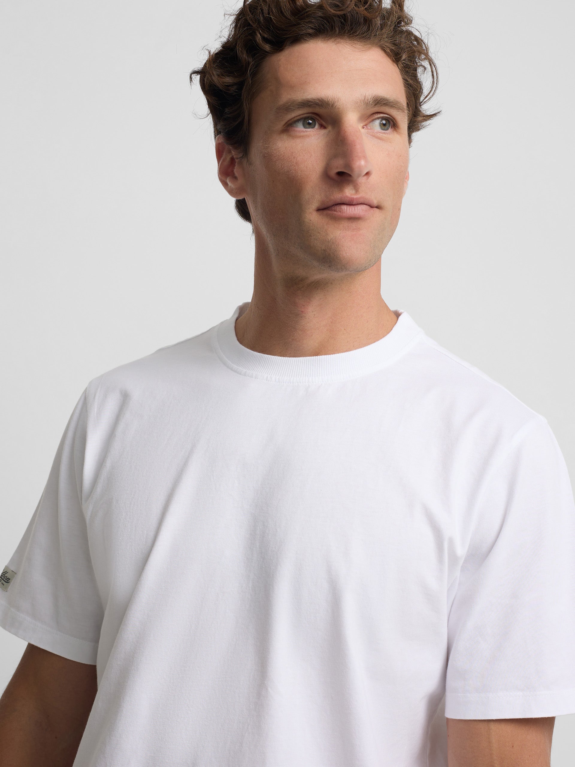 Camiseta clasica etiqueta blanca