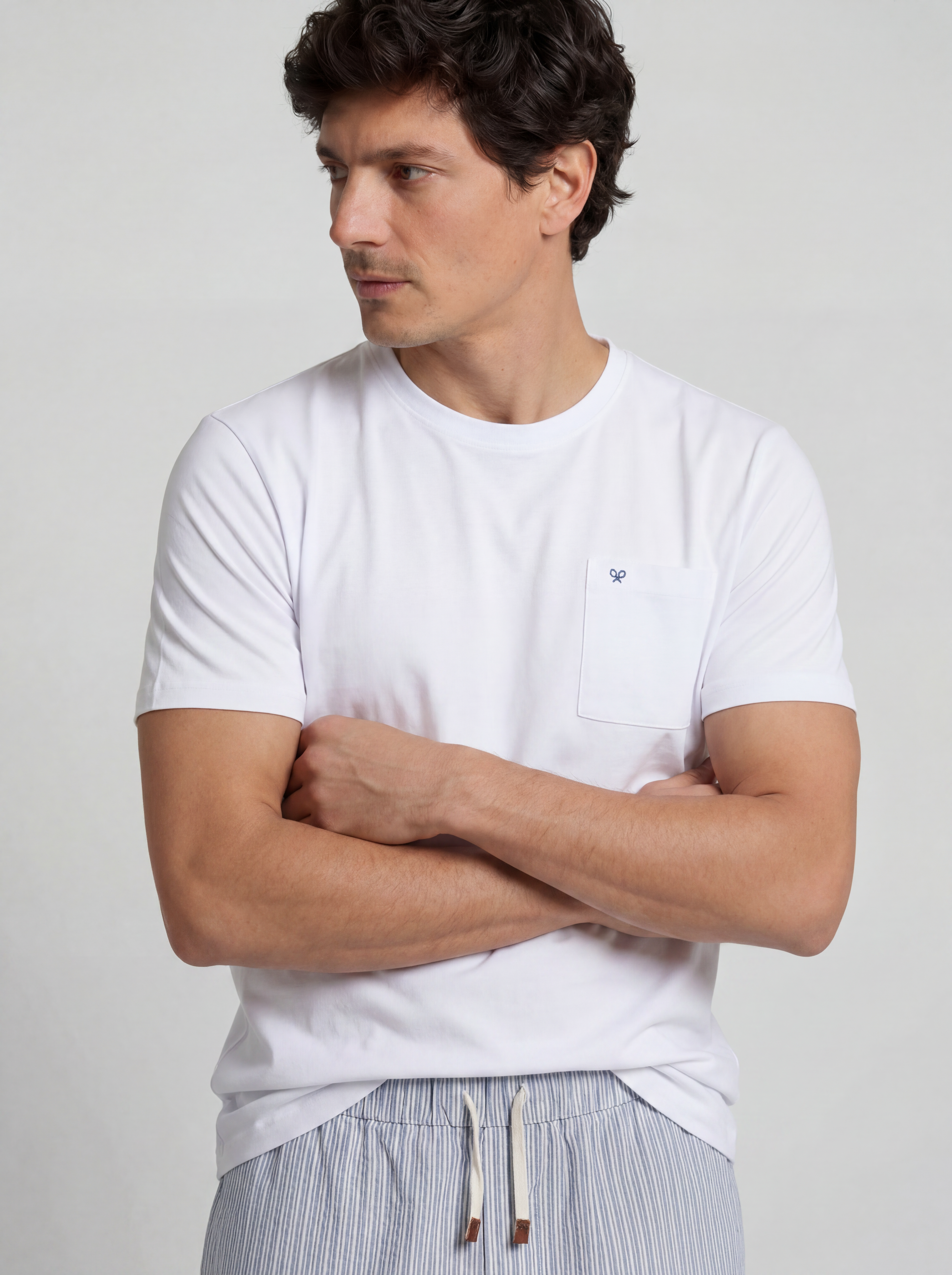 Short pajamas with blue and gray striped pocket