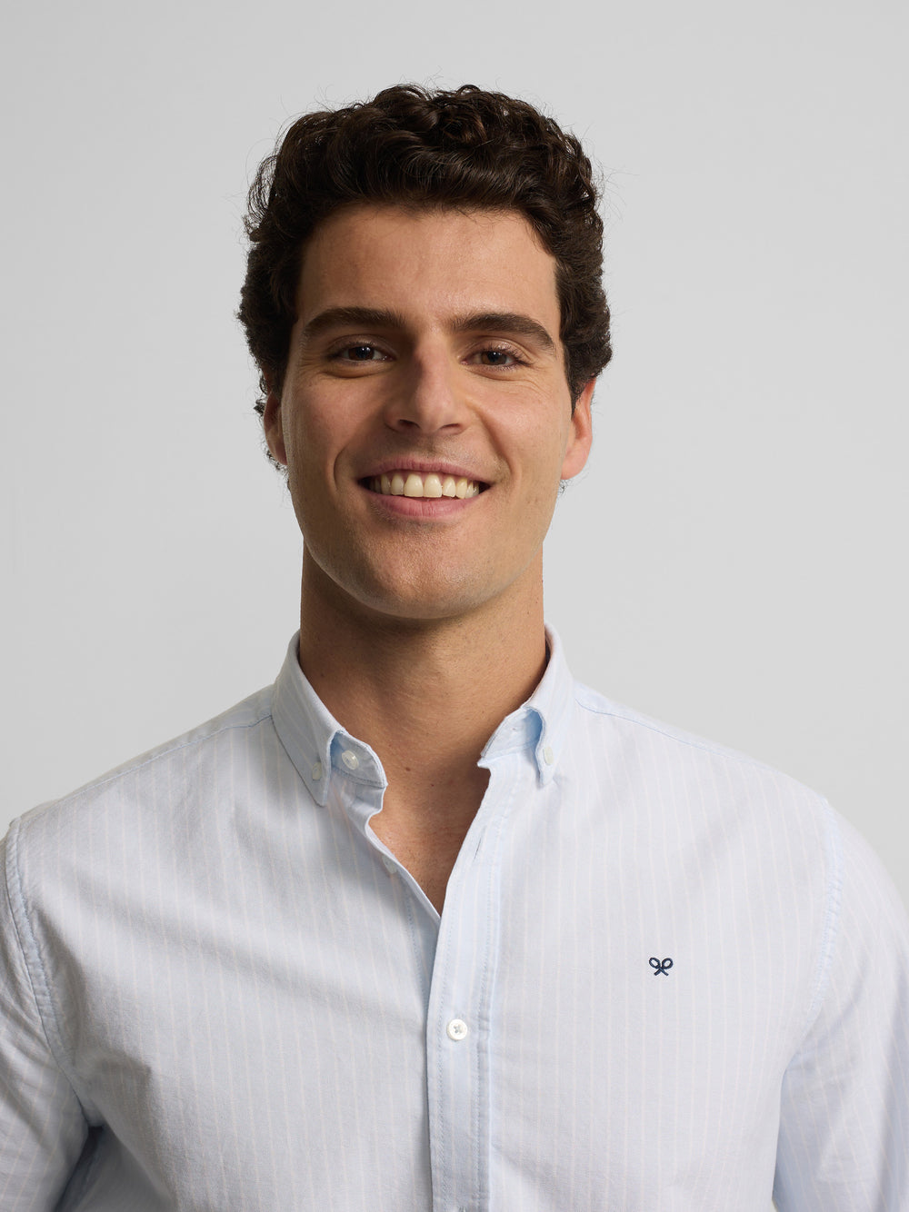 Camisa sport oxford riscas brancas azul claro